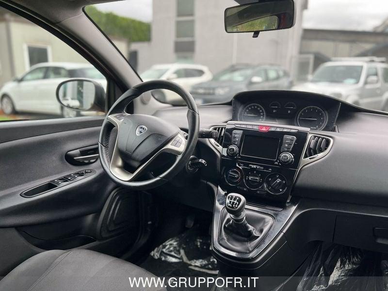 Lancia Ypsilon 1.0 FireFly 5 porte S&S Hybrid Ecochic Gold