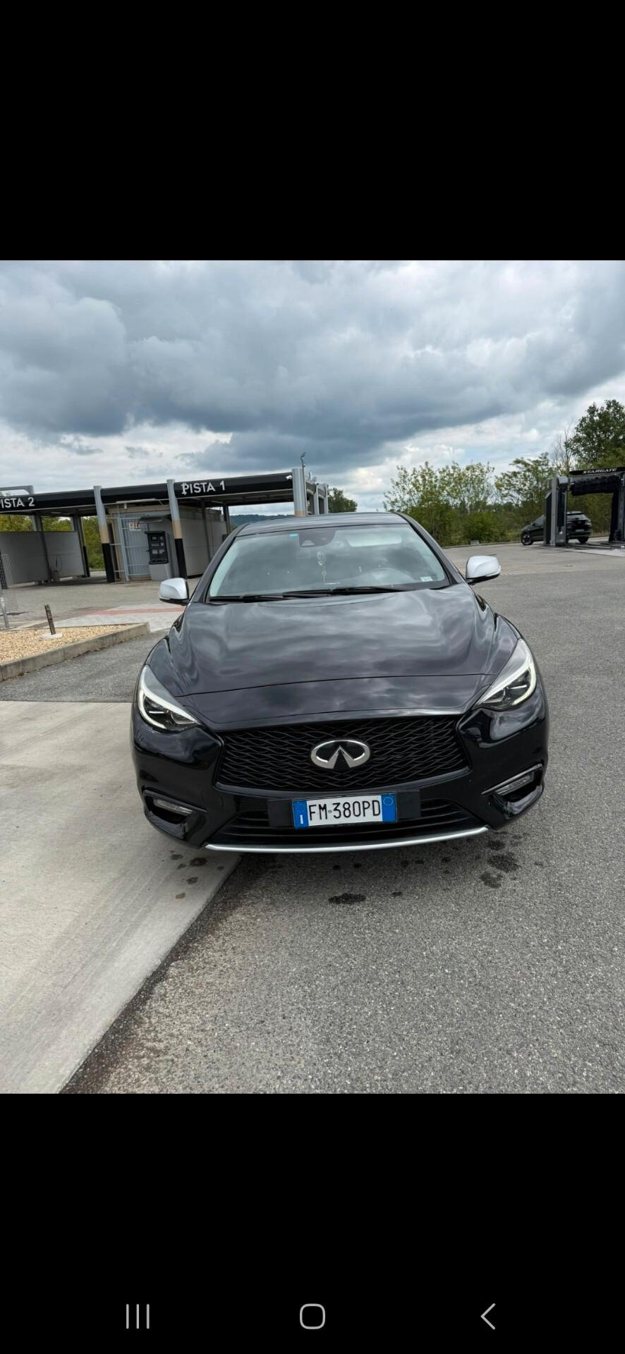 Infiniti Q30 1.5 diesel Premium