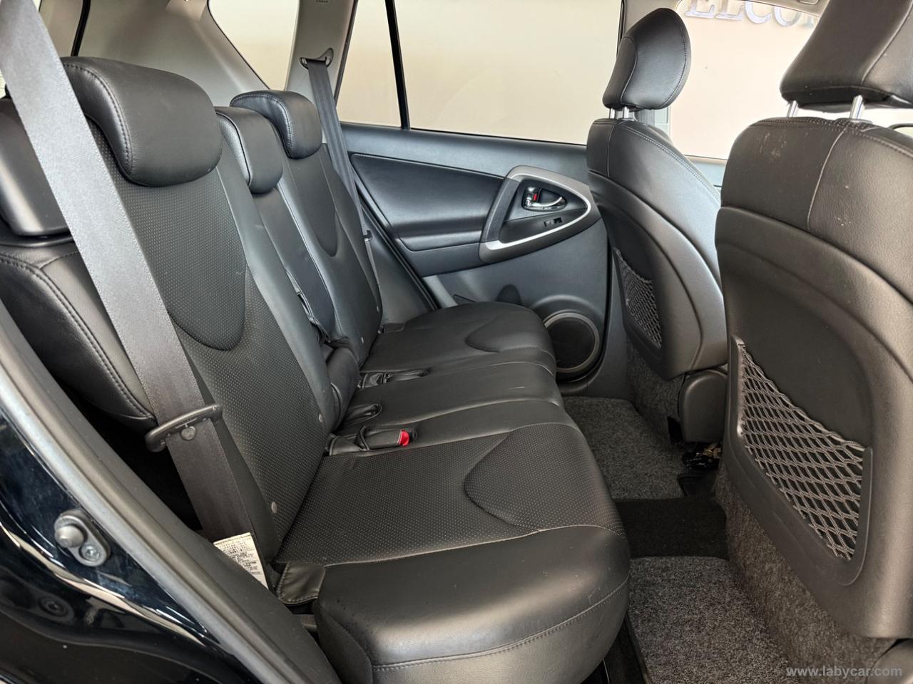 TOYOTA RAV4 2.2 D-4D 177 CV Luxury