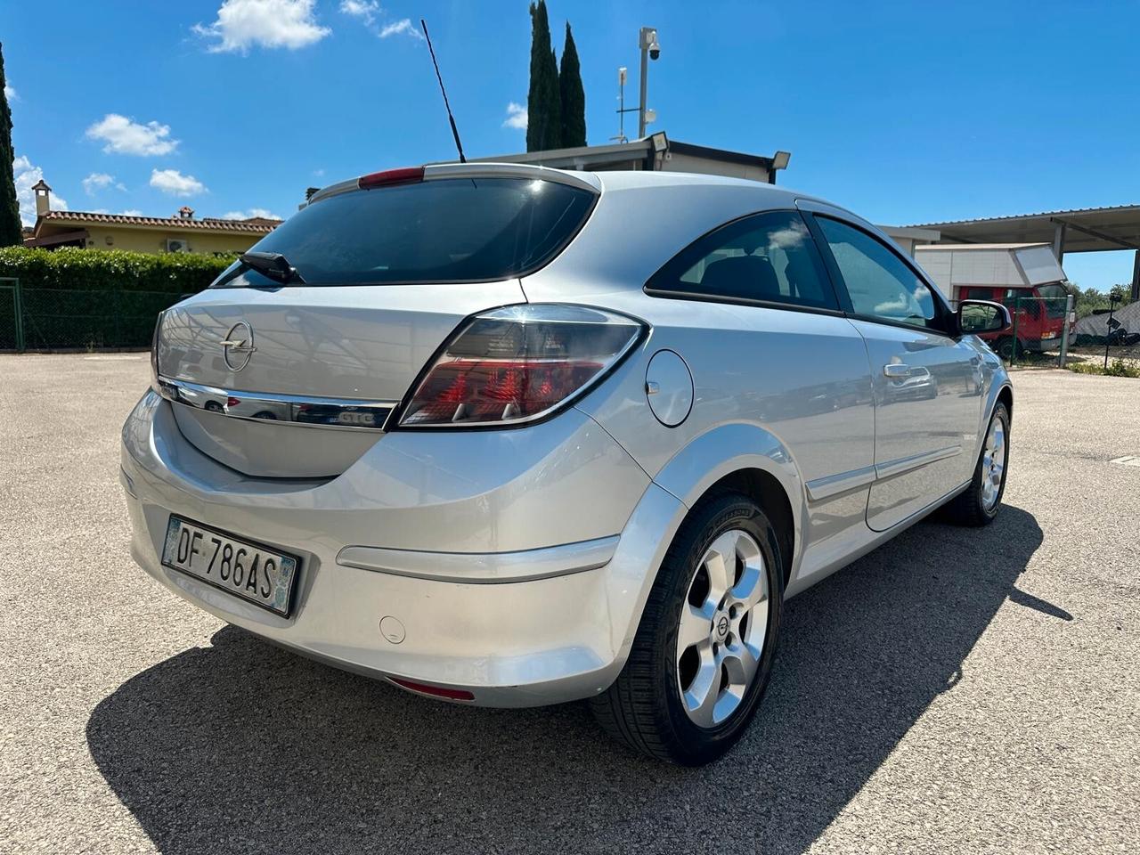 Opel Astra GTC 1.3 Diesel