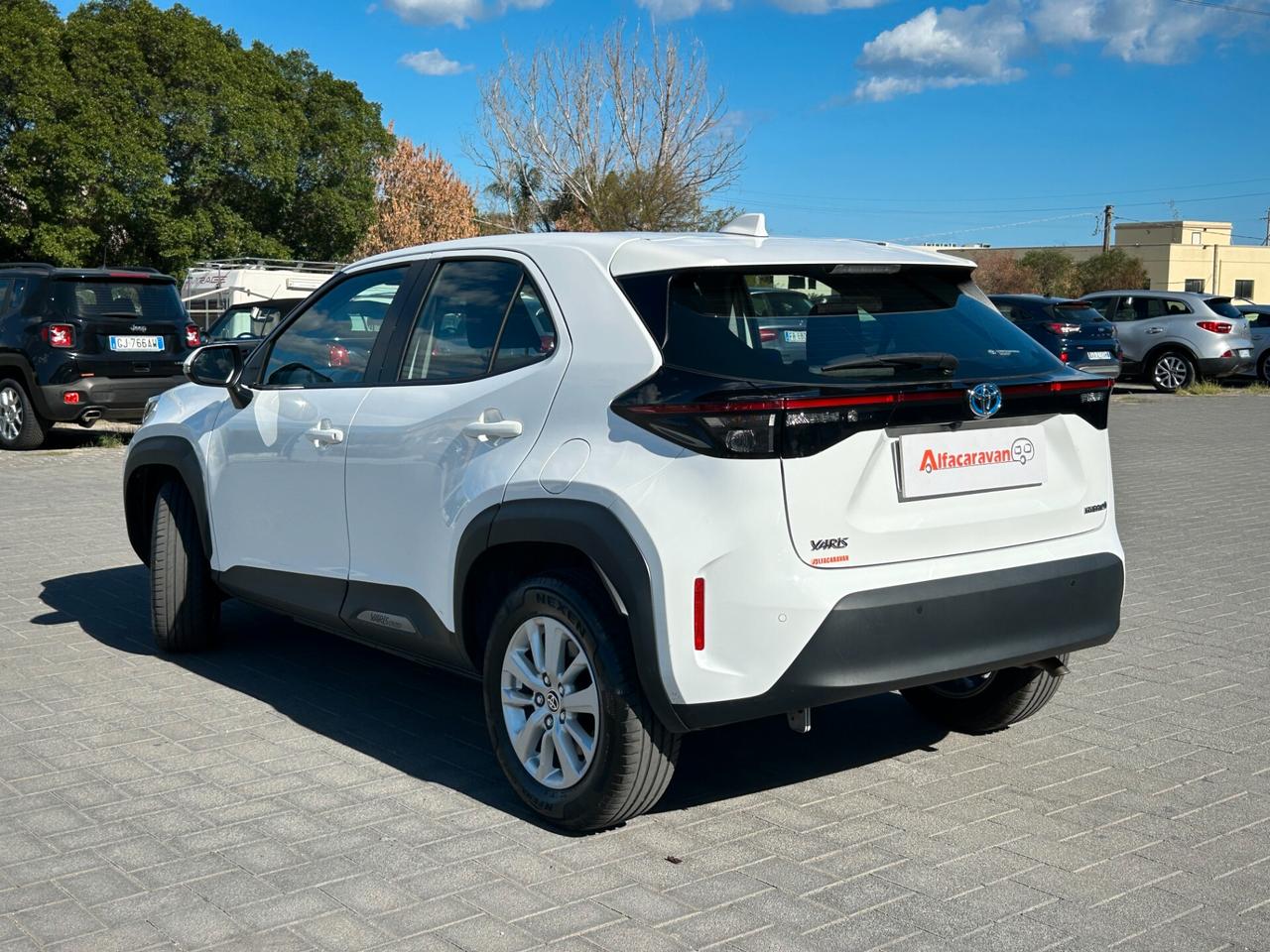 Toyota Yaris Cross 1.5h Business fwd 116cv e-cvt
