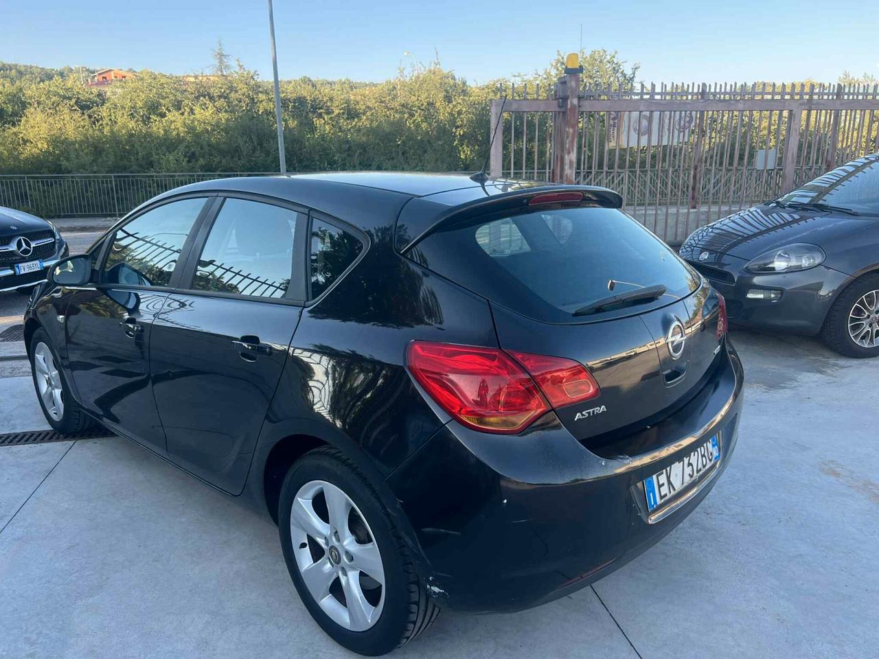 Opel Astra 1.7 CDTI 110CV 5 porte