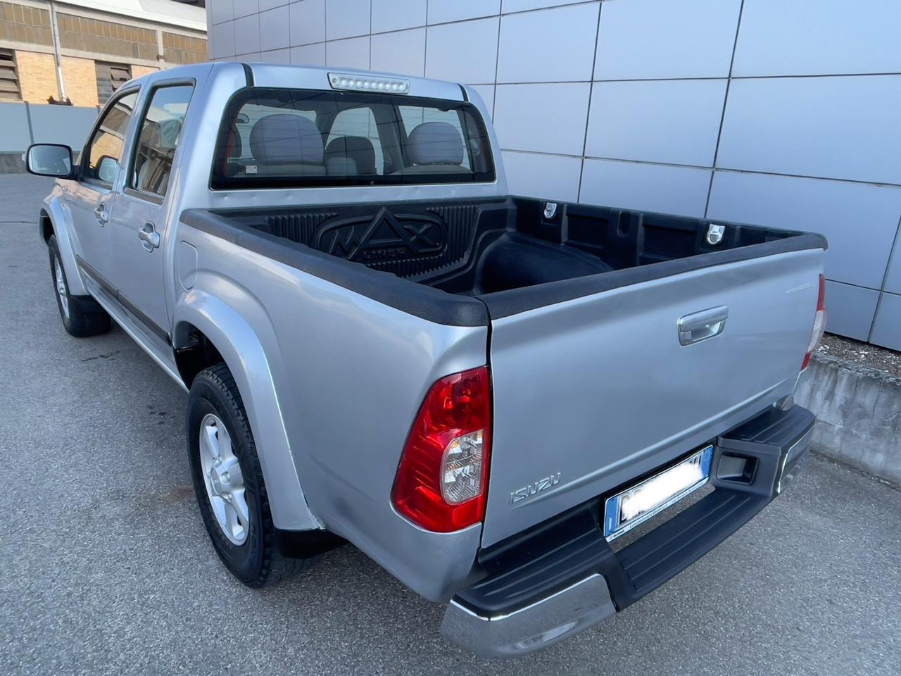 Isuzu D-Max 3.0 TD cat Crew Cab 4WD Pup. LS SI PERMUTE