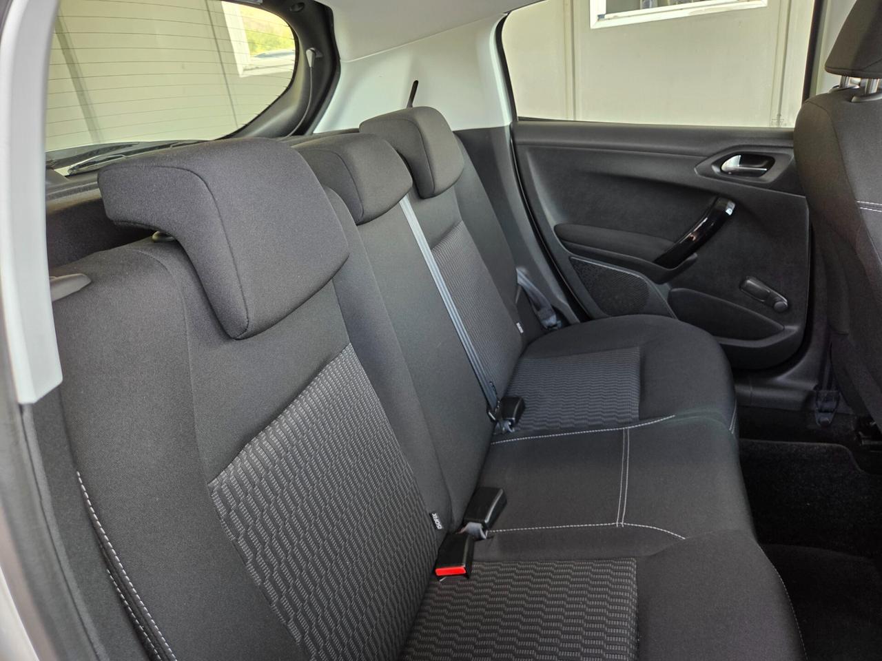 Peugeot 208 PureTech 82 5 porte Allure