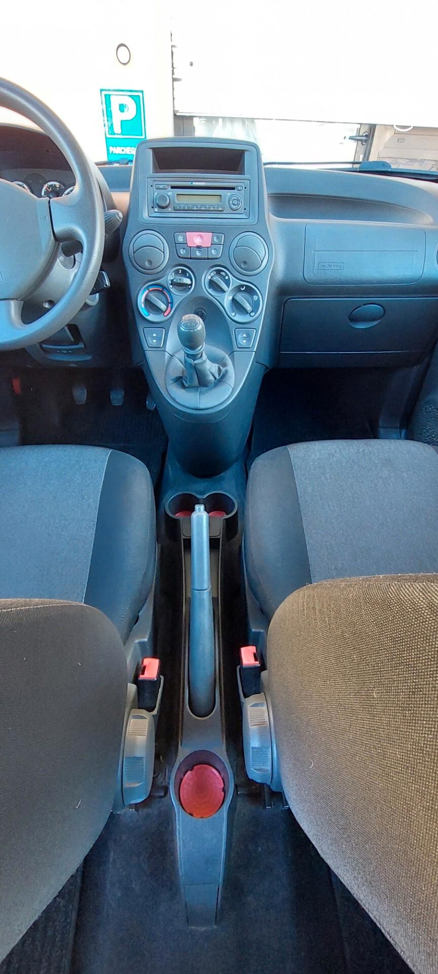 PANDA 1,3 MTJ DIESEL 75 CV DINAMIC ADATTA PER NEOPATENTATI IMPECCABILE OMOLOGATA 5 POSTI