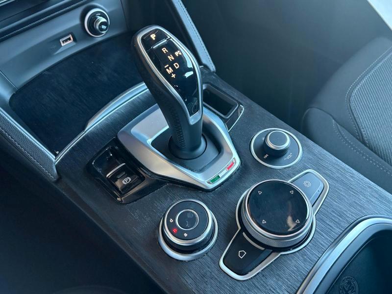 Alfa Romeo Stelvio 2.2 t Business rwd 160cv auto