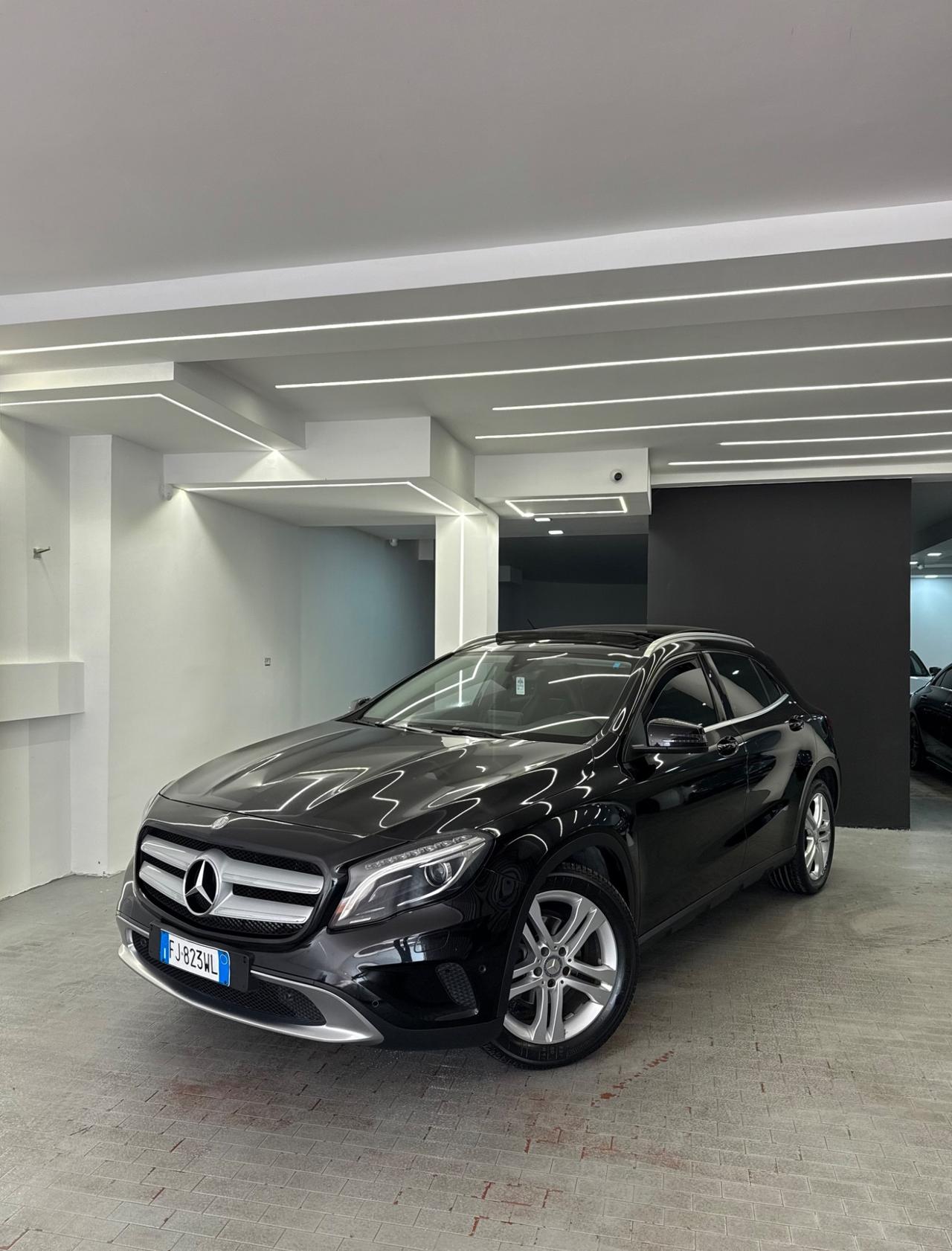 Mercedes-benz GLA 200 d Automatic Sport - Tetto