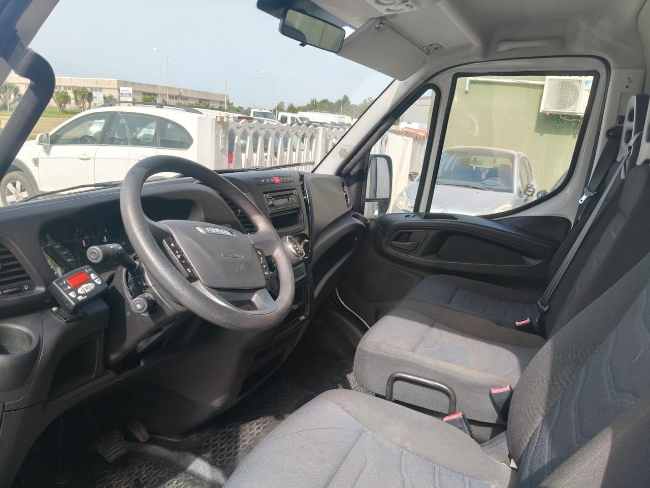 Iveco Daily 35c18 isotermico con gruppo frigo