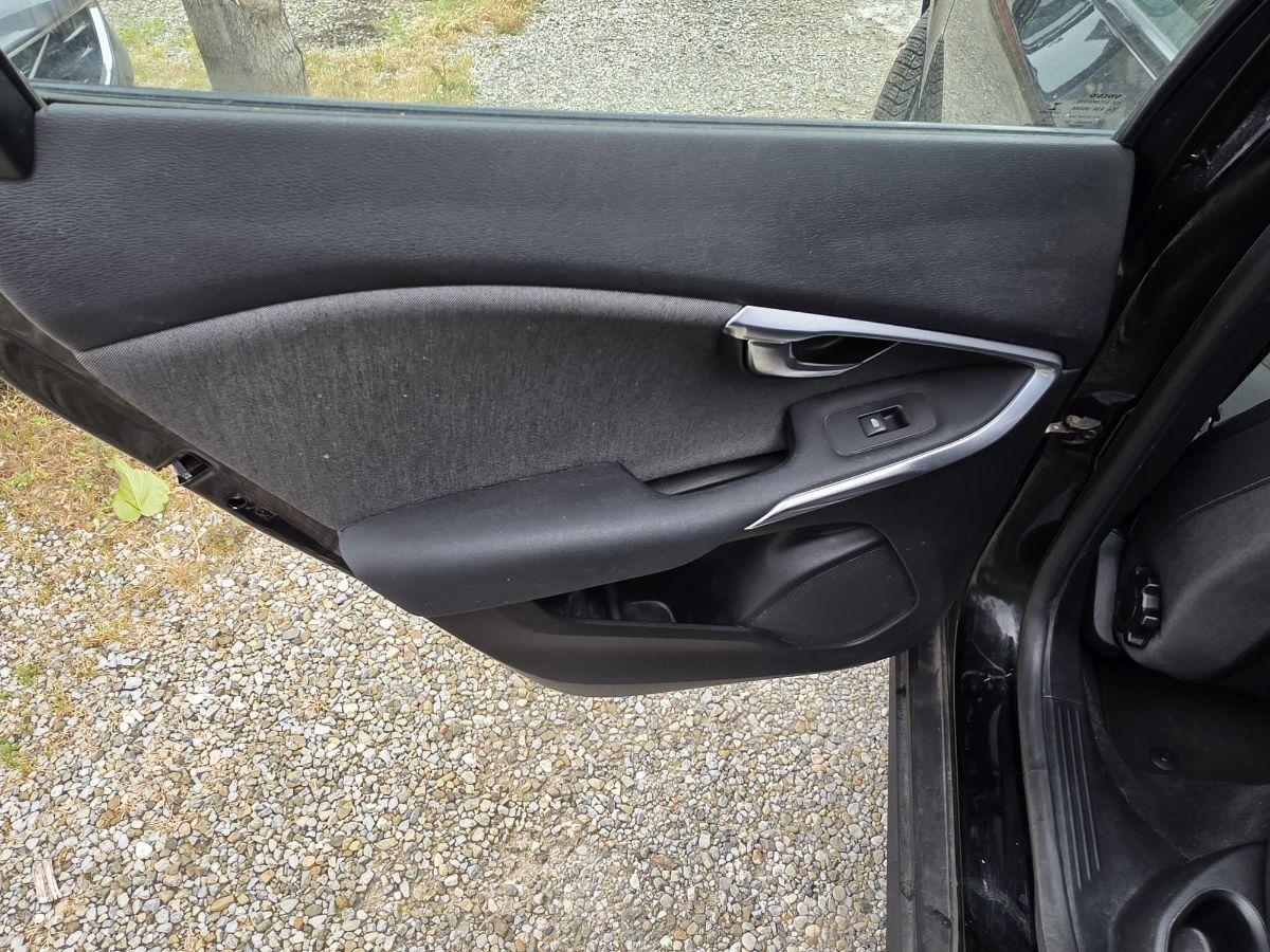 VOLVO - V40 Cross Country 1.6 d2 Momentum