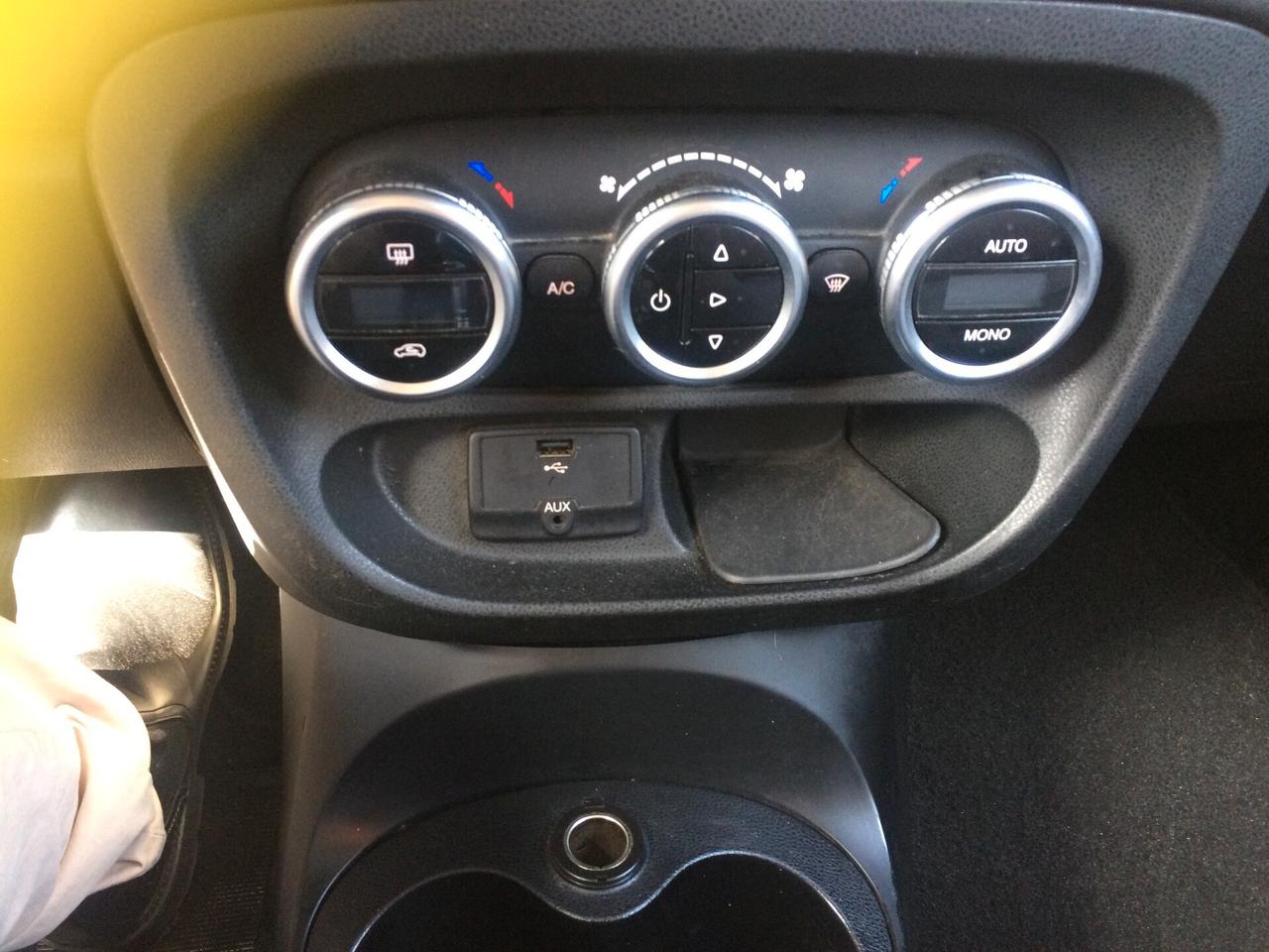 2014 Fiat 500L living 0.9 TwinAir Turbo Natural Power Lounge