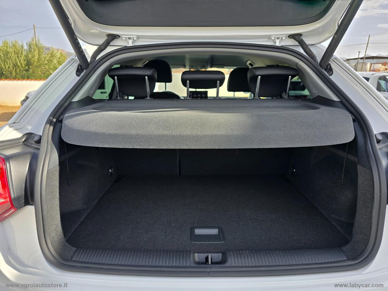 AUDI Q2 30 TDI Business Advanced