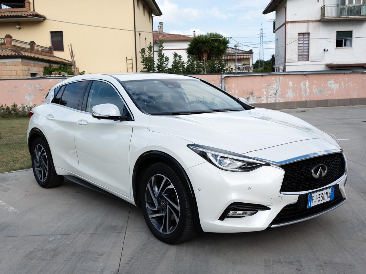 Infiniti Q30 1.5 diesel DCT Business Executive