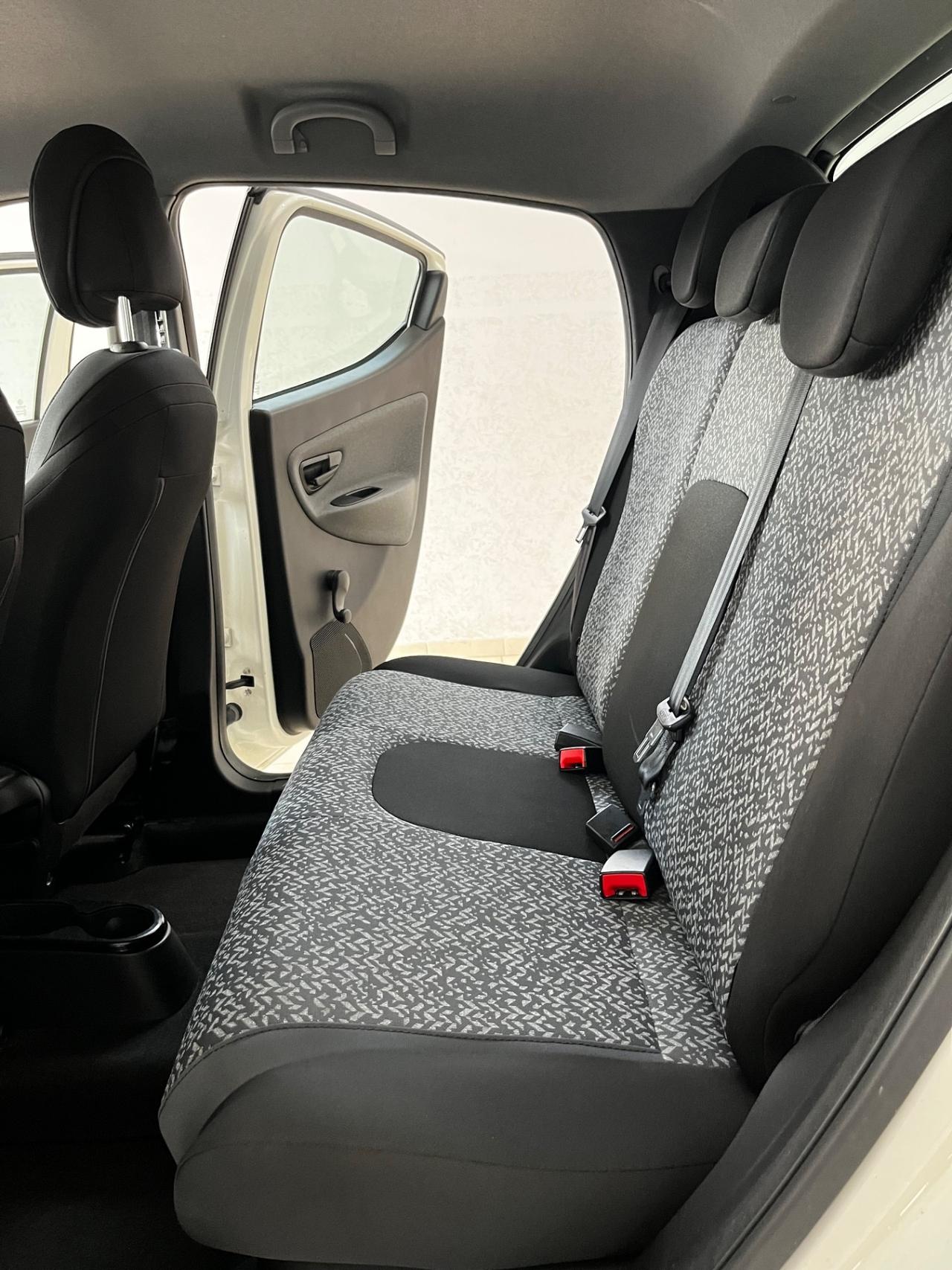 LANCIA YPSILON 1.0 FireFly 5 porte S&S Hybrid Ecochic Silver