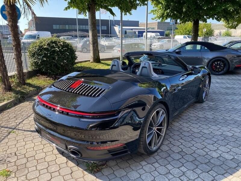 Porsche 911 992 Carrera 4 Cabriolet (992.1)