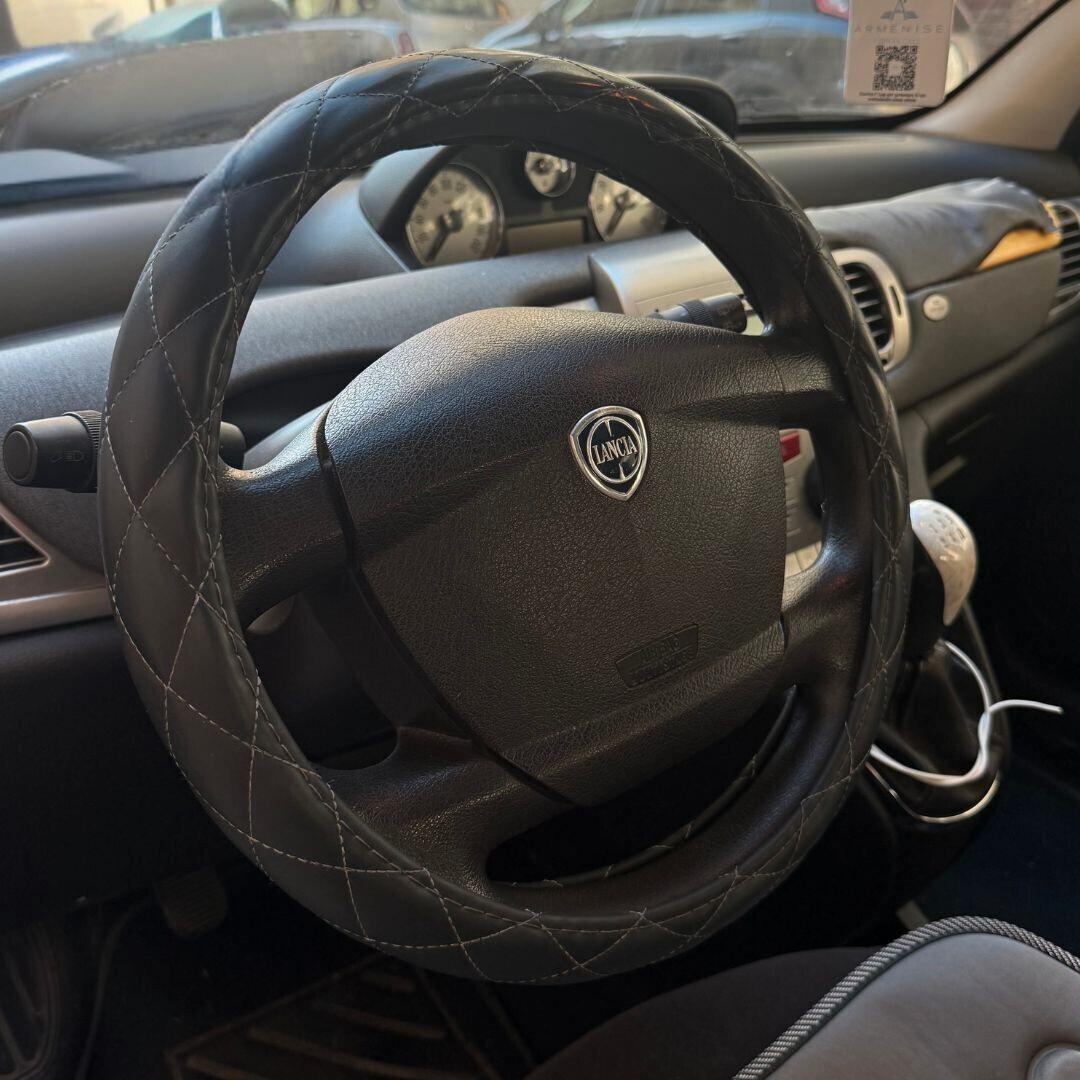Lancia Ypsilon 1.3 MJT - 75 CV