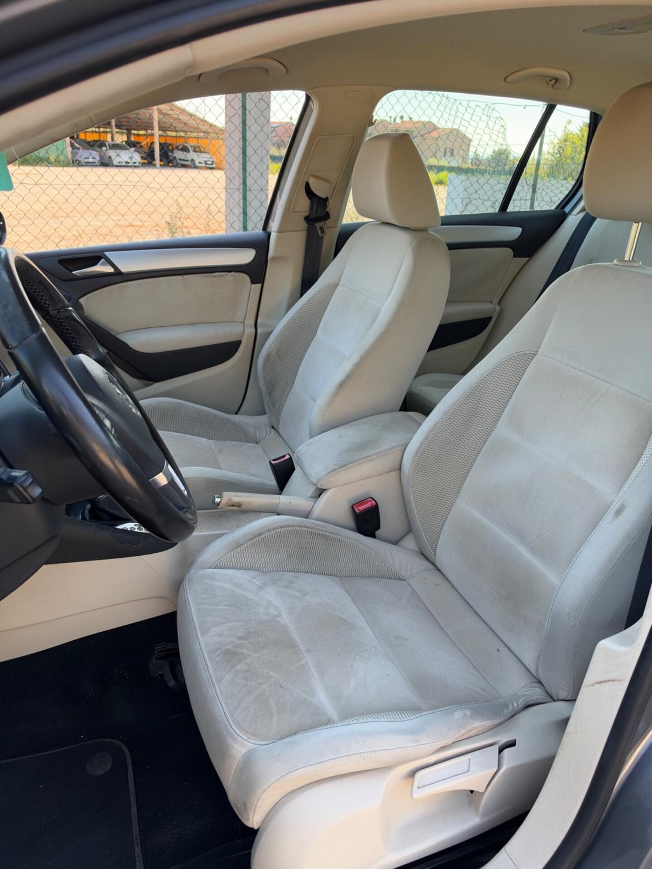 Volkswagen Golf 1.6 TDi cambio automatico DSG