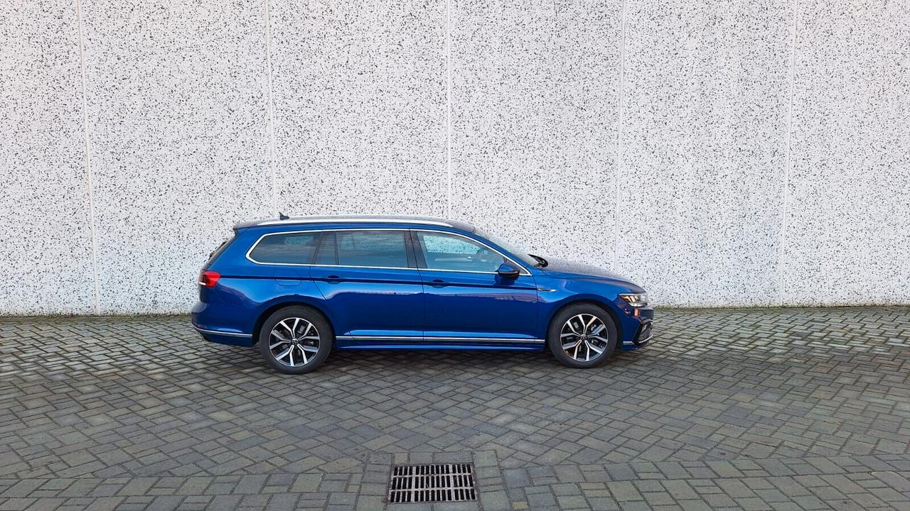 Volkswagen Passat Variant R-LINE 4MOTION