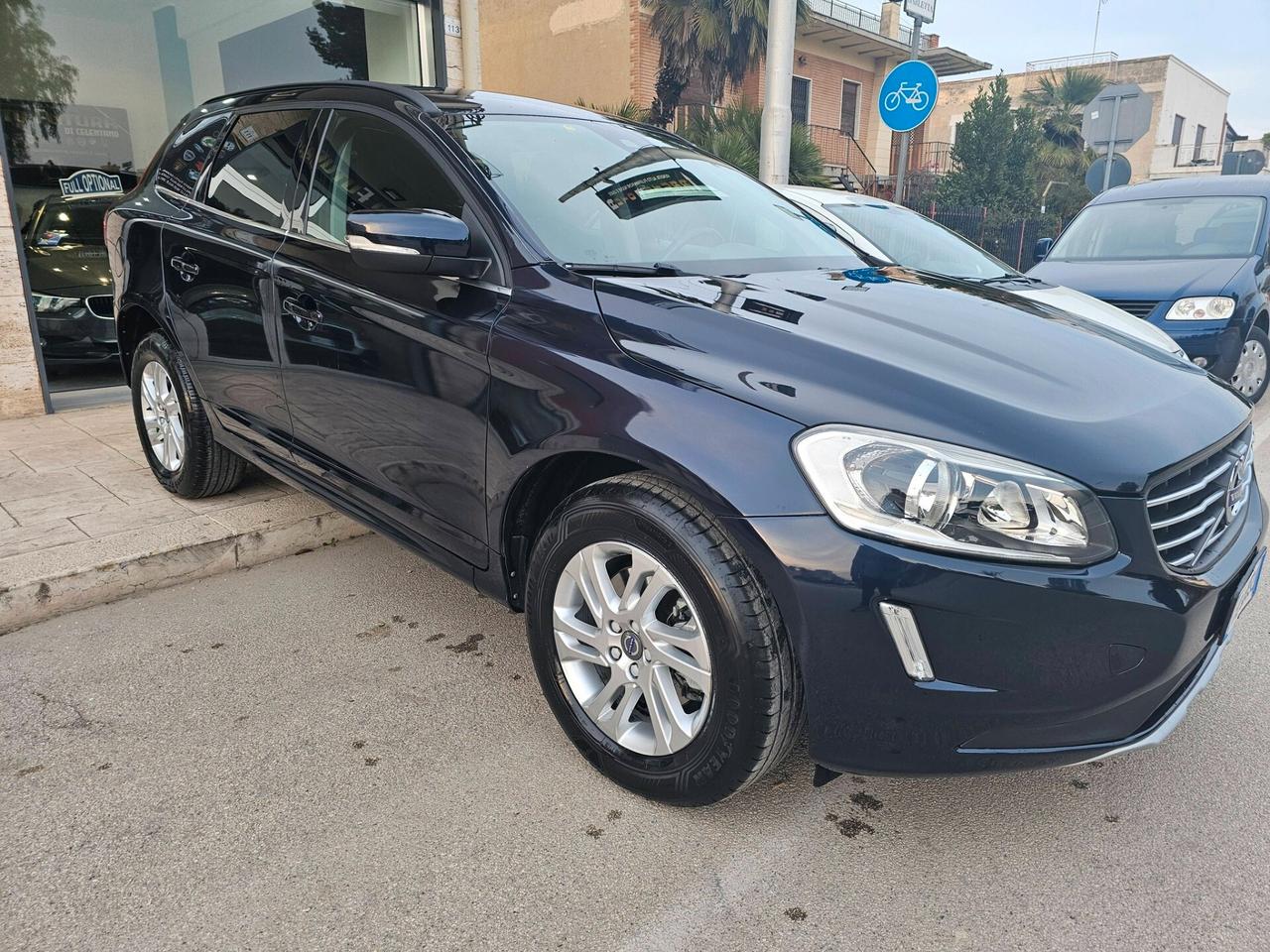 VOLVO XC60 2.0D 150CV BUSINESS AUTOCARRO N1 5 POSTI