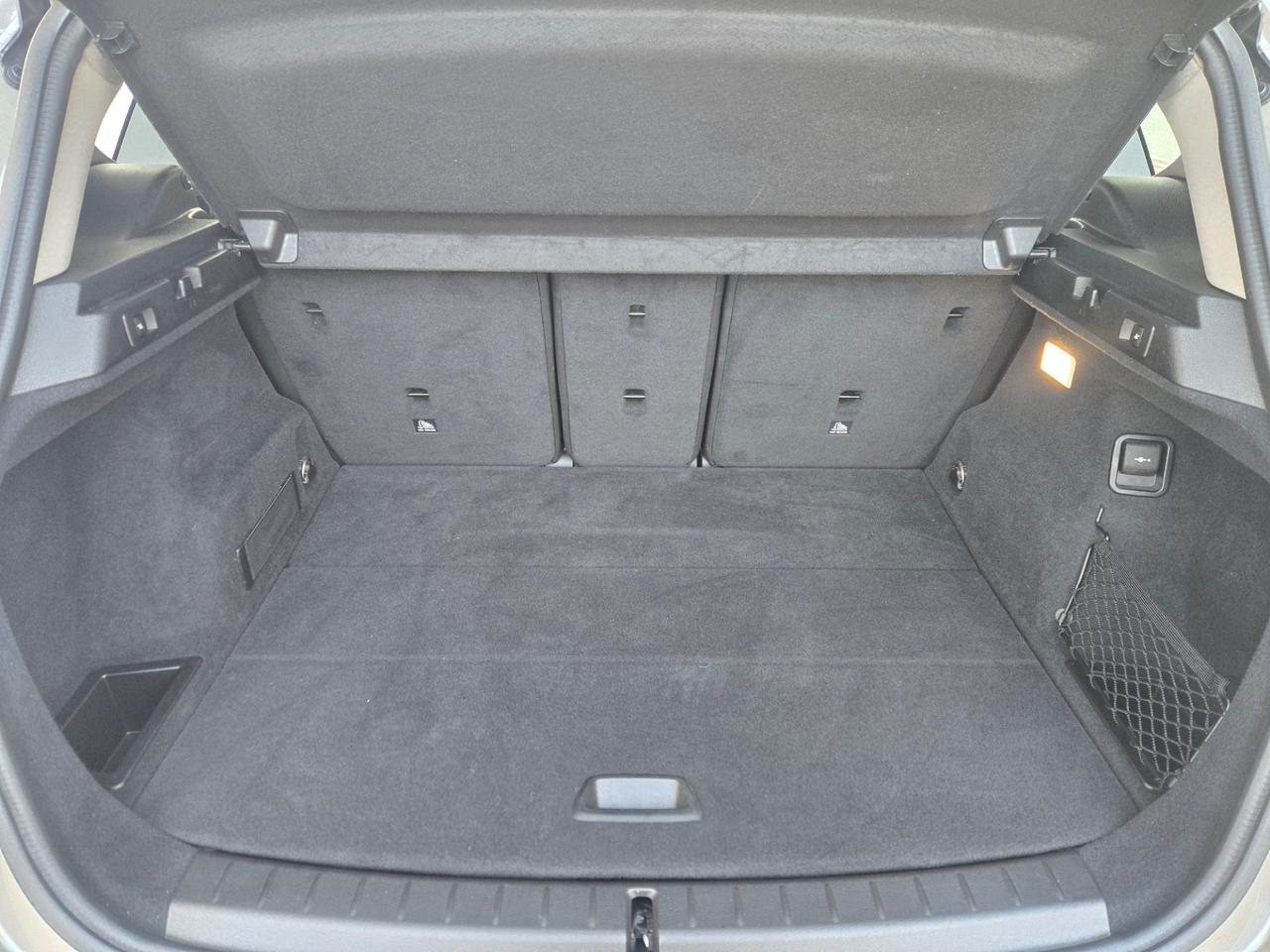 BMW 220i Active Tourer Advantage