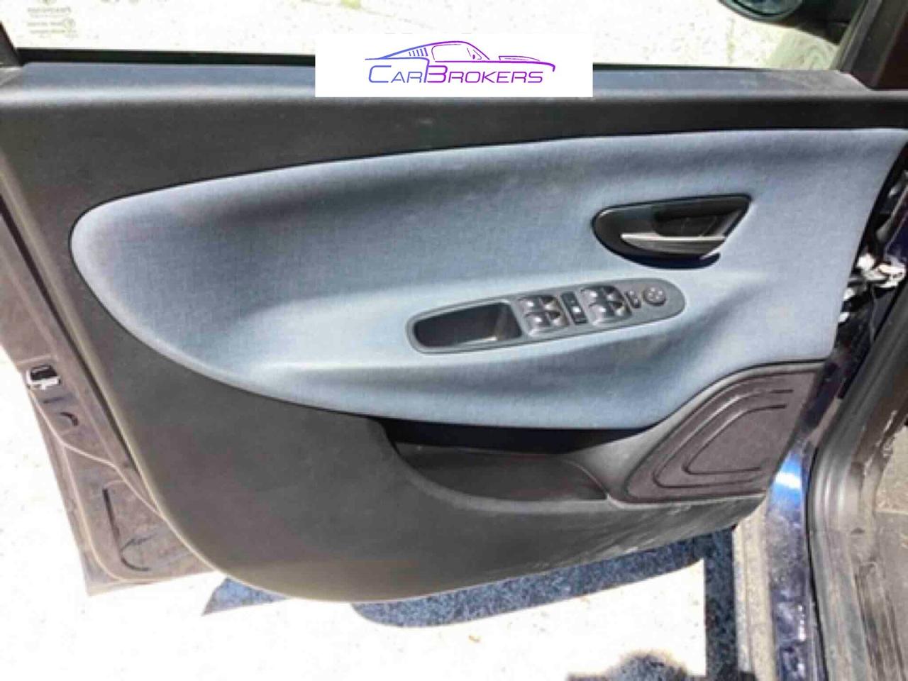 Lancia Ypsilon 1.0 FireFly 5 porte S&S Hybrid Ecochic Gold FULL