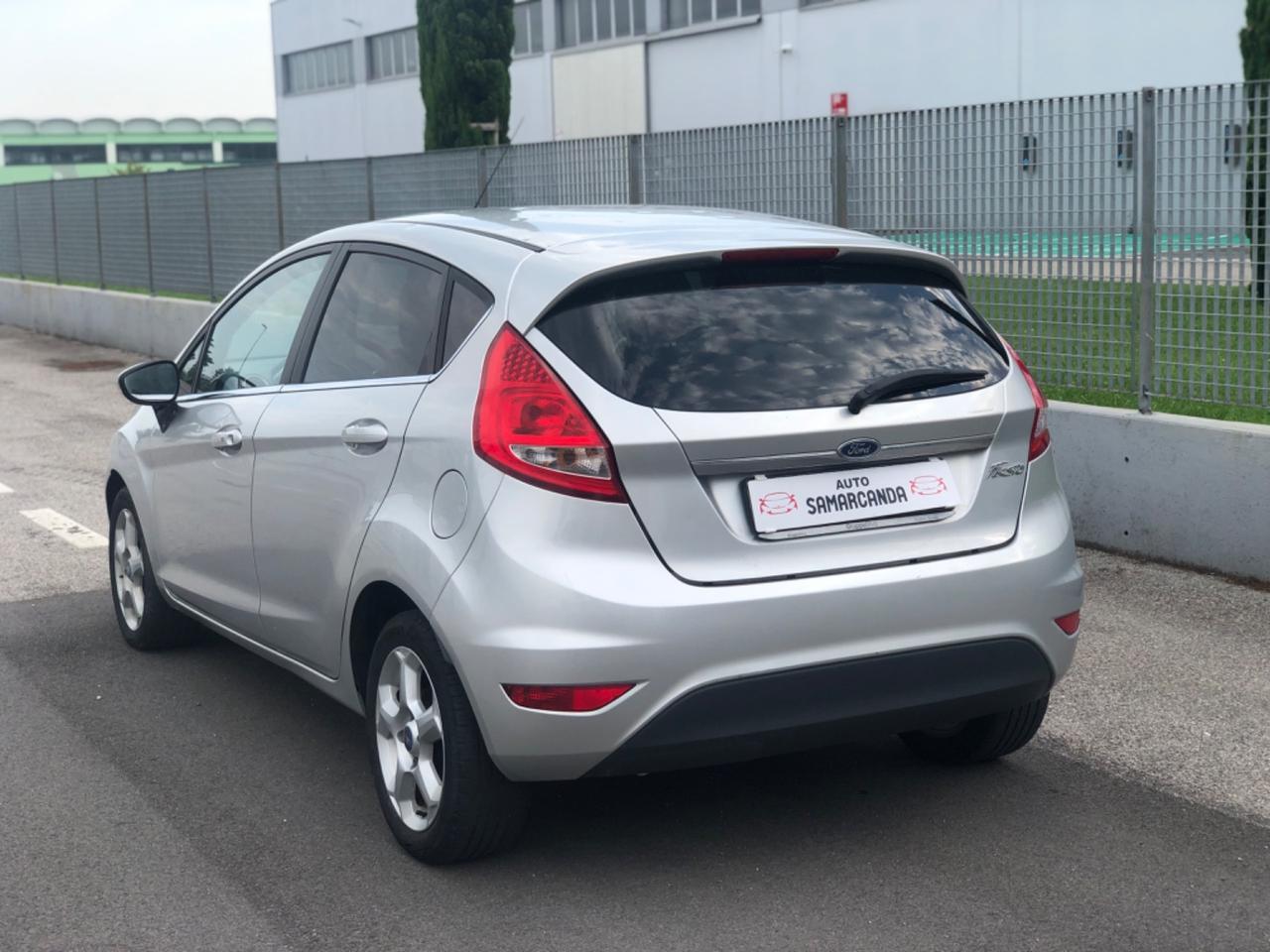 Ford Fiesta 1.4 5 porte Bz.- GPL Titanium 2010