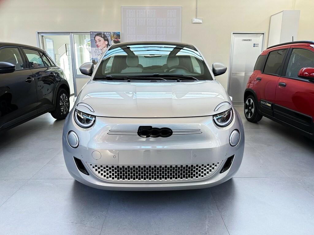 Fiat 500e 42 kWh Giorgio Armani