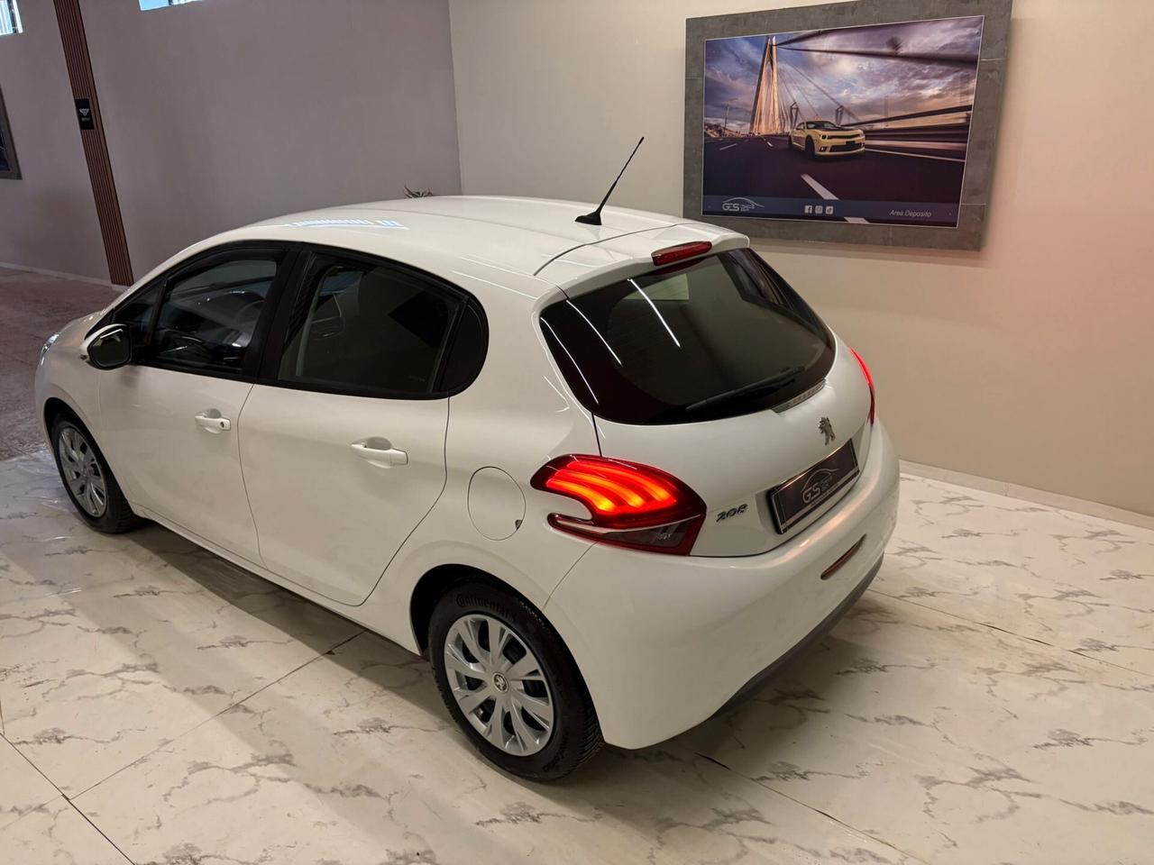 Peugeot 208 1200cc 82cv allestimento Active