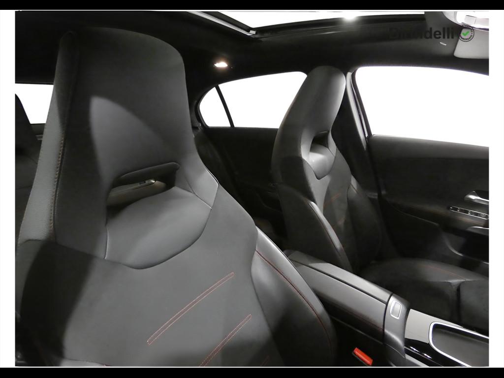 Mercedes-Benz Classe A (W177) - A 180 d Automatic AMG Line Premium