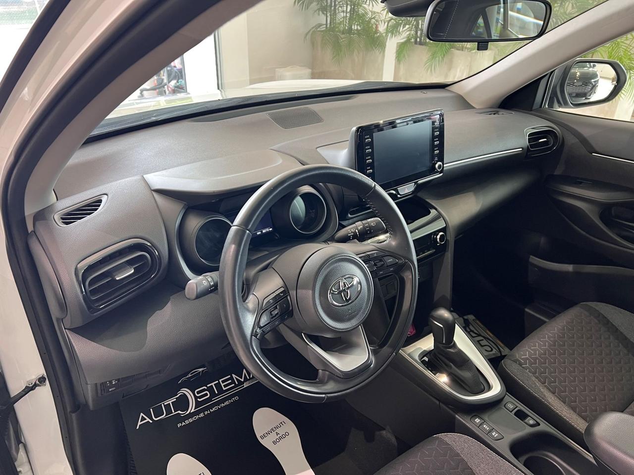 TOYOTA Yaris Cross 1.5 Hybrid 116 e-ctv CV Business