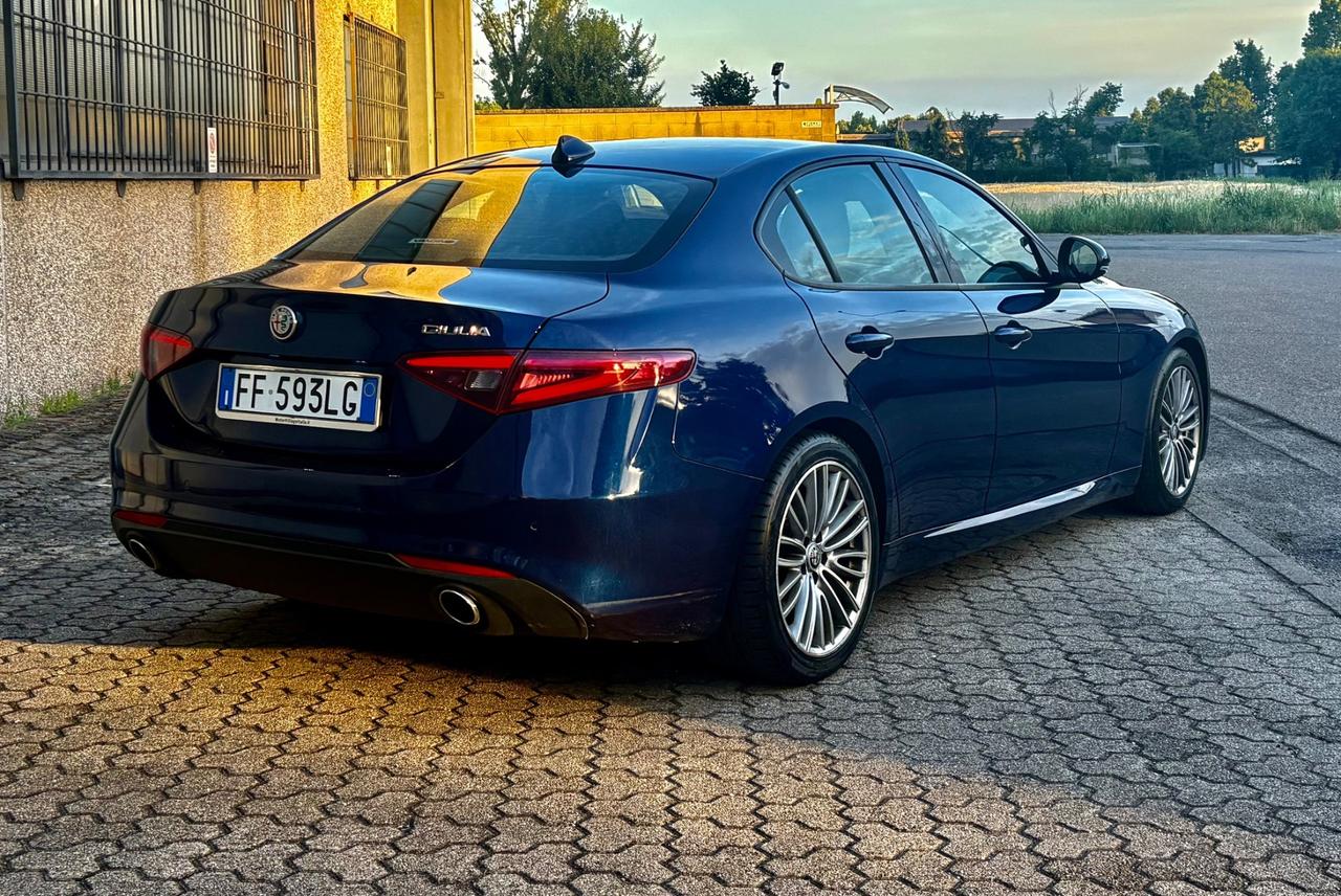 Alfa Romeo Giulia 2.2 TD 180 CV Business Sport