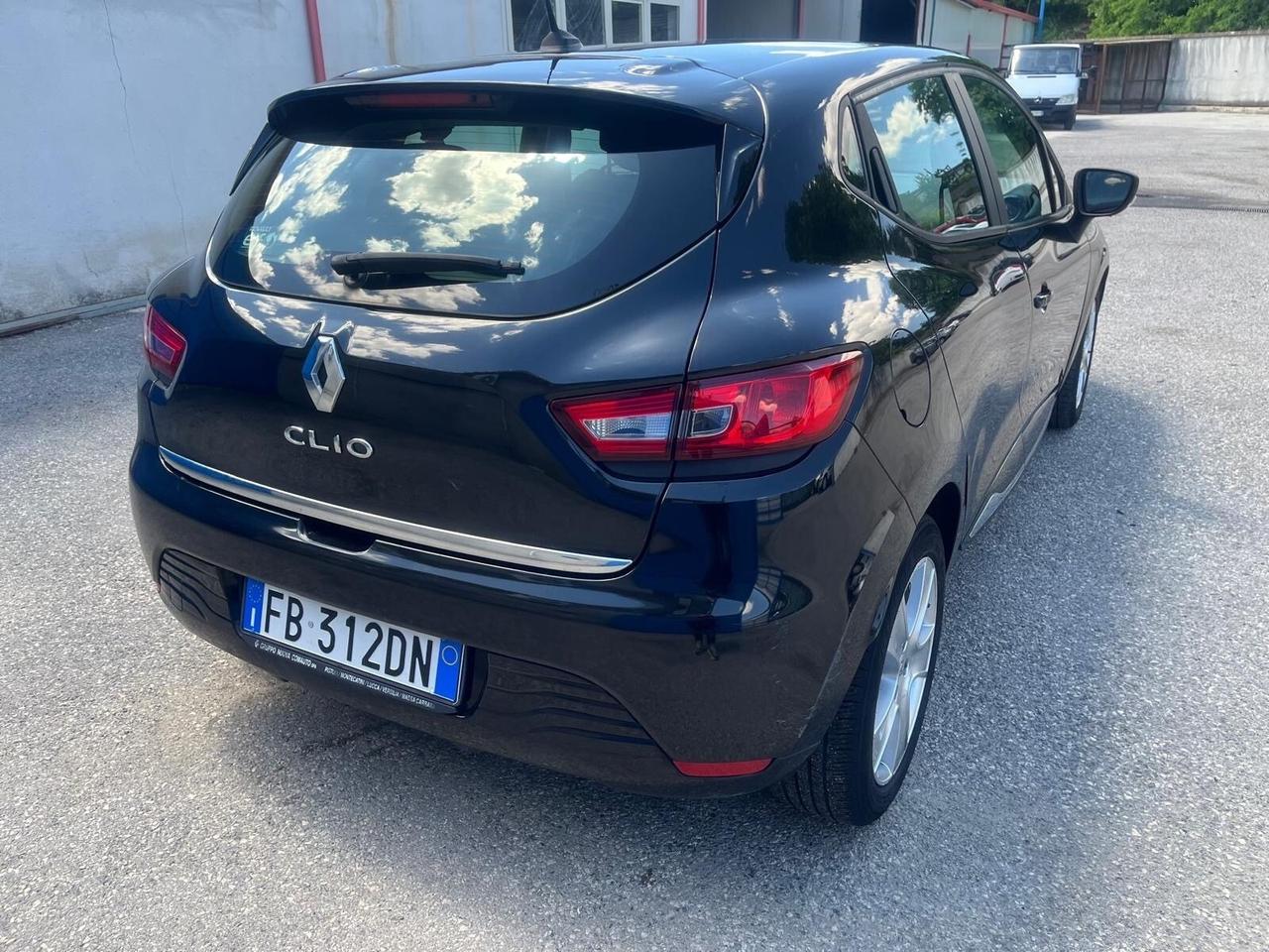 Renault clio 5 P-1.2 benz/75 cv-full -2012