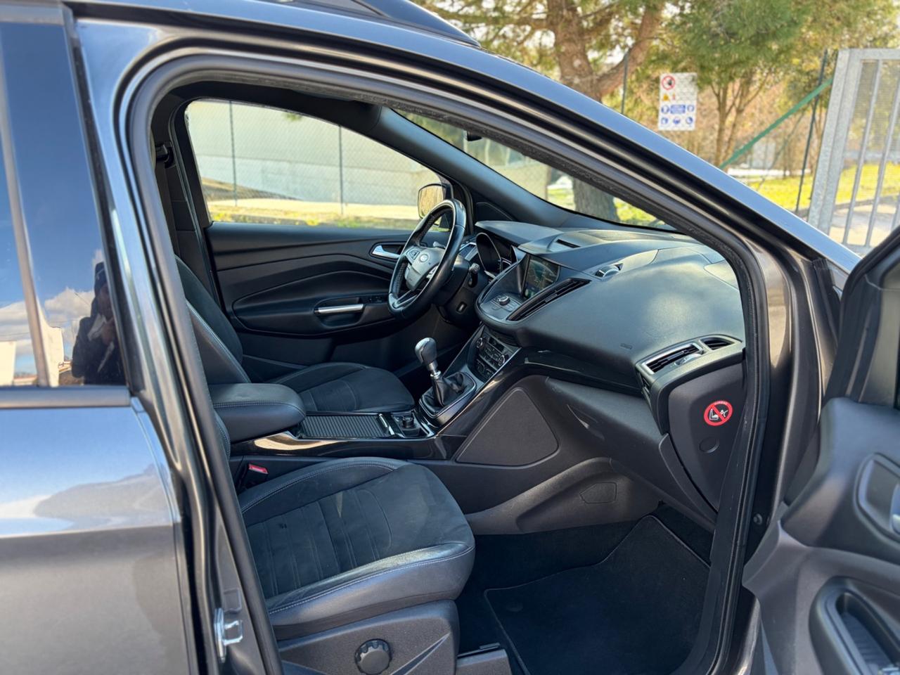 Ford Kuga 1.5 TDCI 120 CV S&S 2WD ST-Line