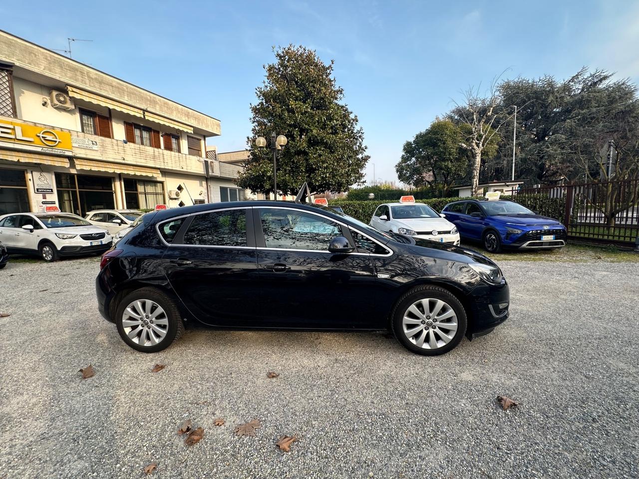 Opel Astra 1.4 100CV 5 porte Cosmo