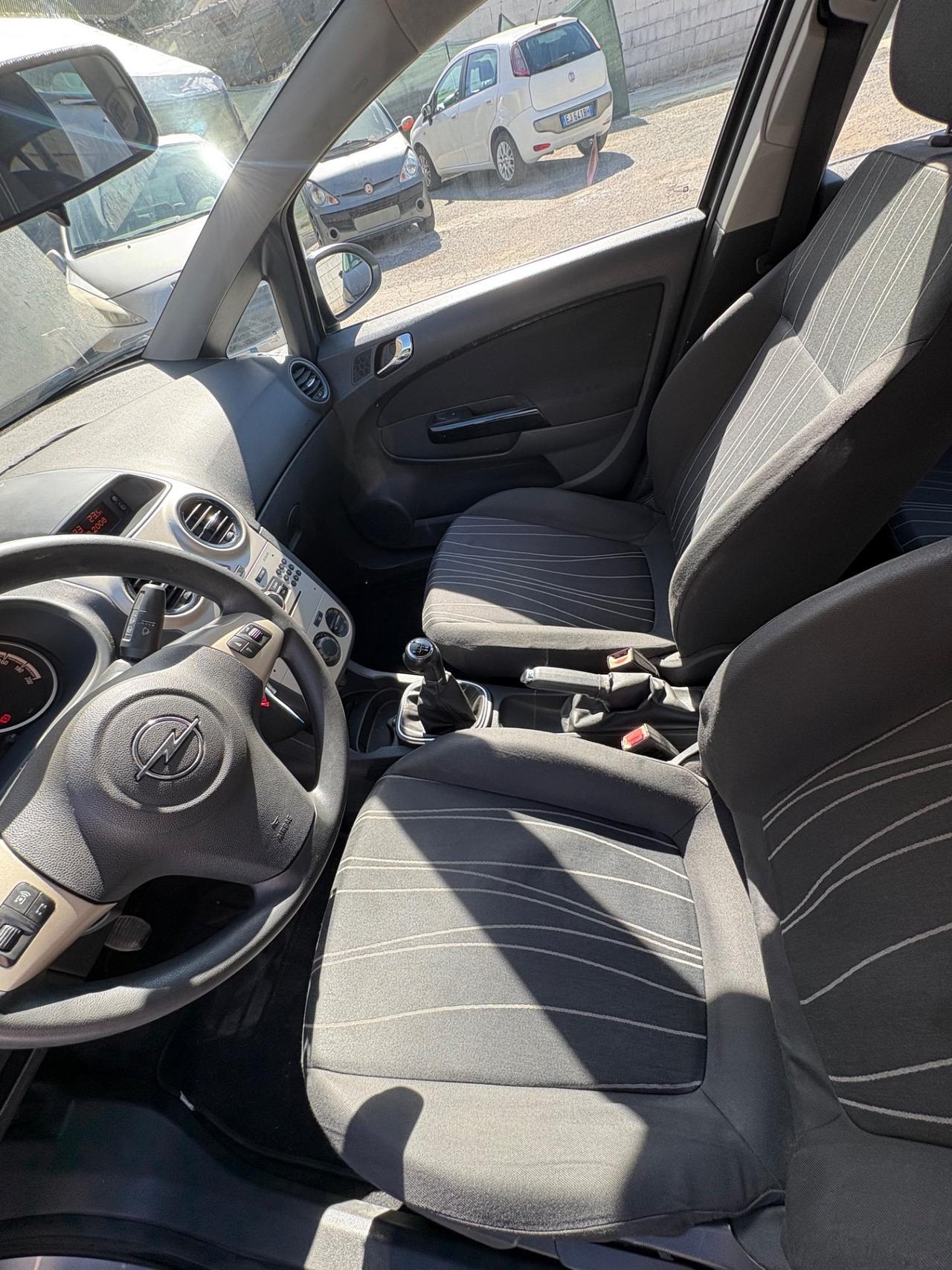 Opel Corsa 1.2 5 porte enjoy