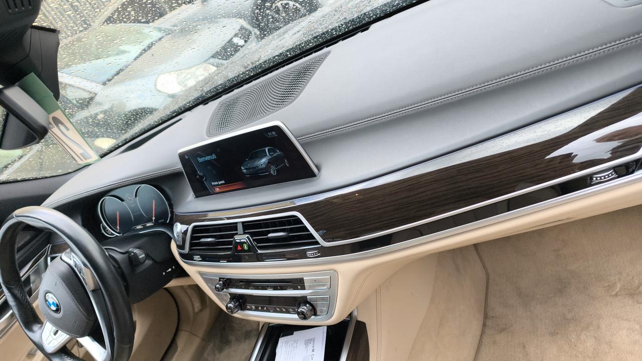 Bmw 750 750i xDrive Eccelsa iper full pochi km
