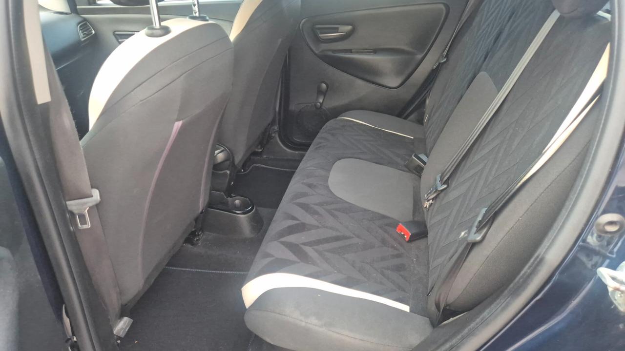Lancia Ypsilon 1.2 69 CV 5 porte Platinum