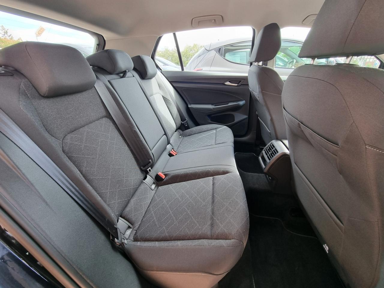 Volkswagen Golf 1.0 eTSI EVO DSG Life