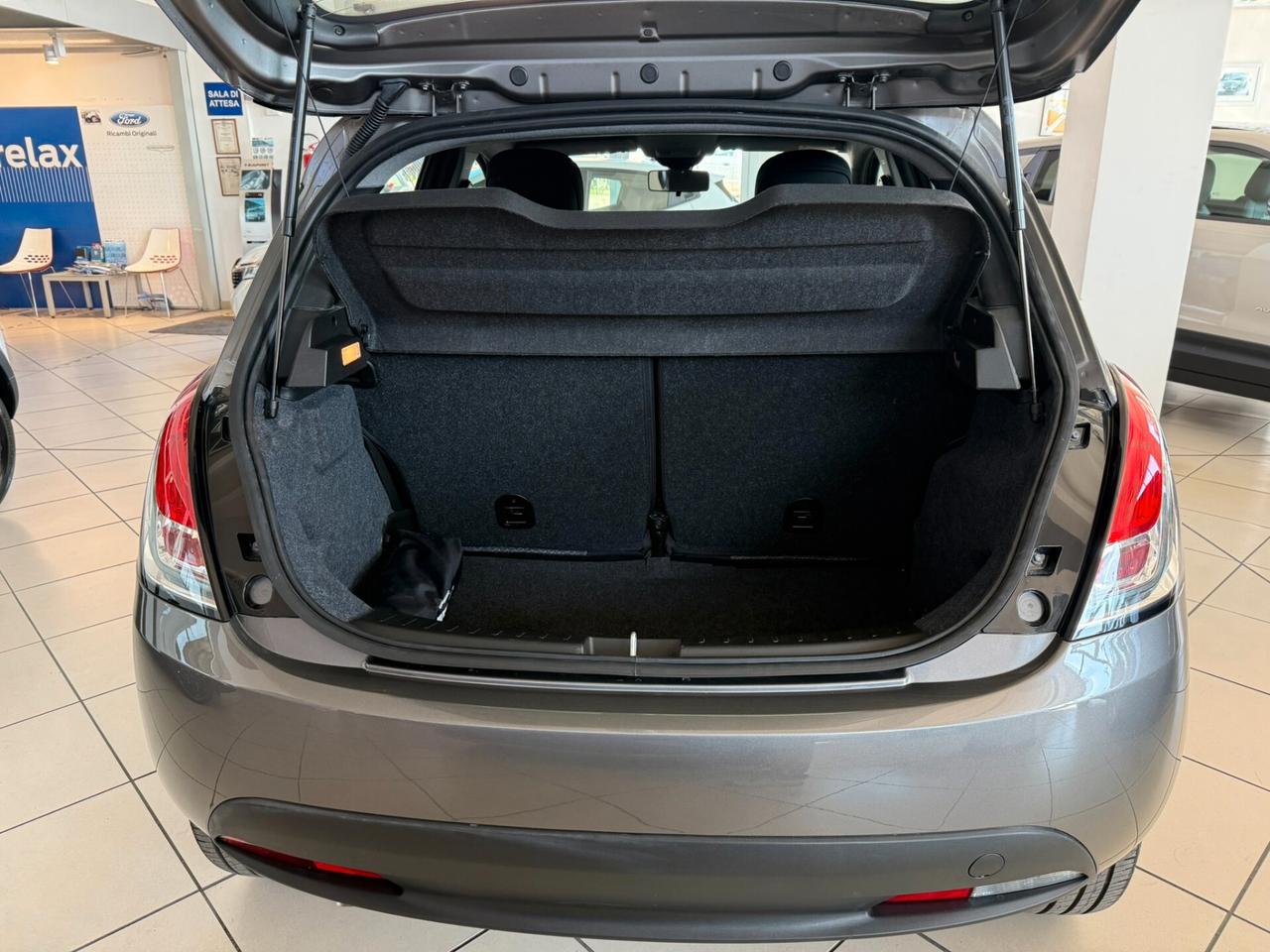 Lancia Ypsilon 1.0 FireFly 5 porte S&S Hybrid Gold