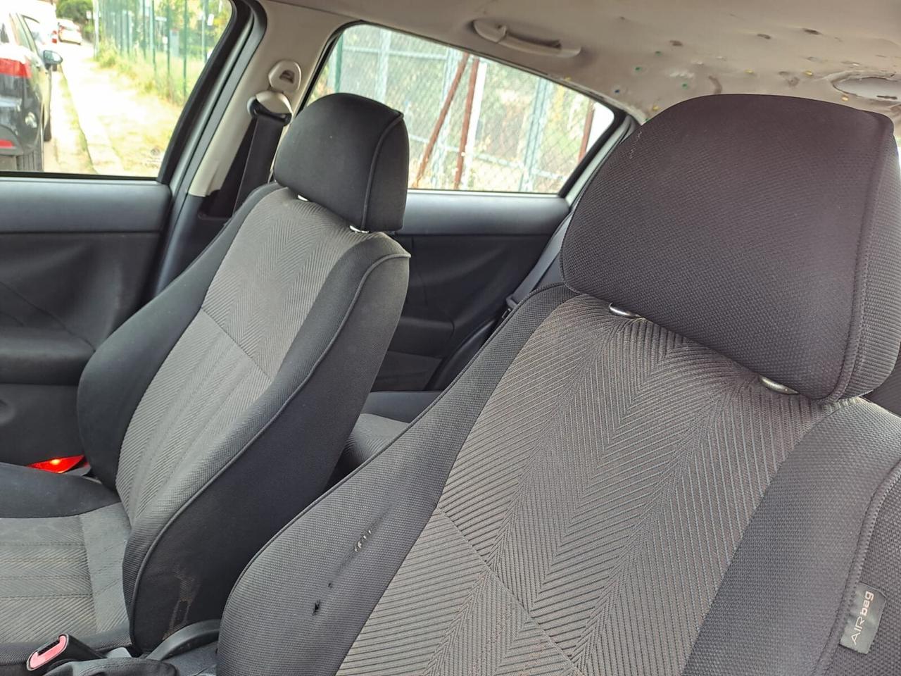 Alfa Romeo 147 1.6 BENZINA