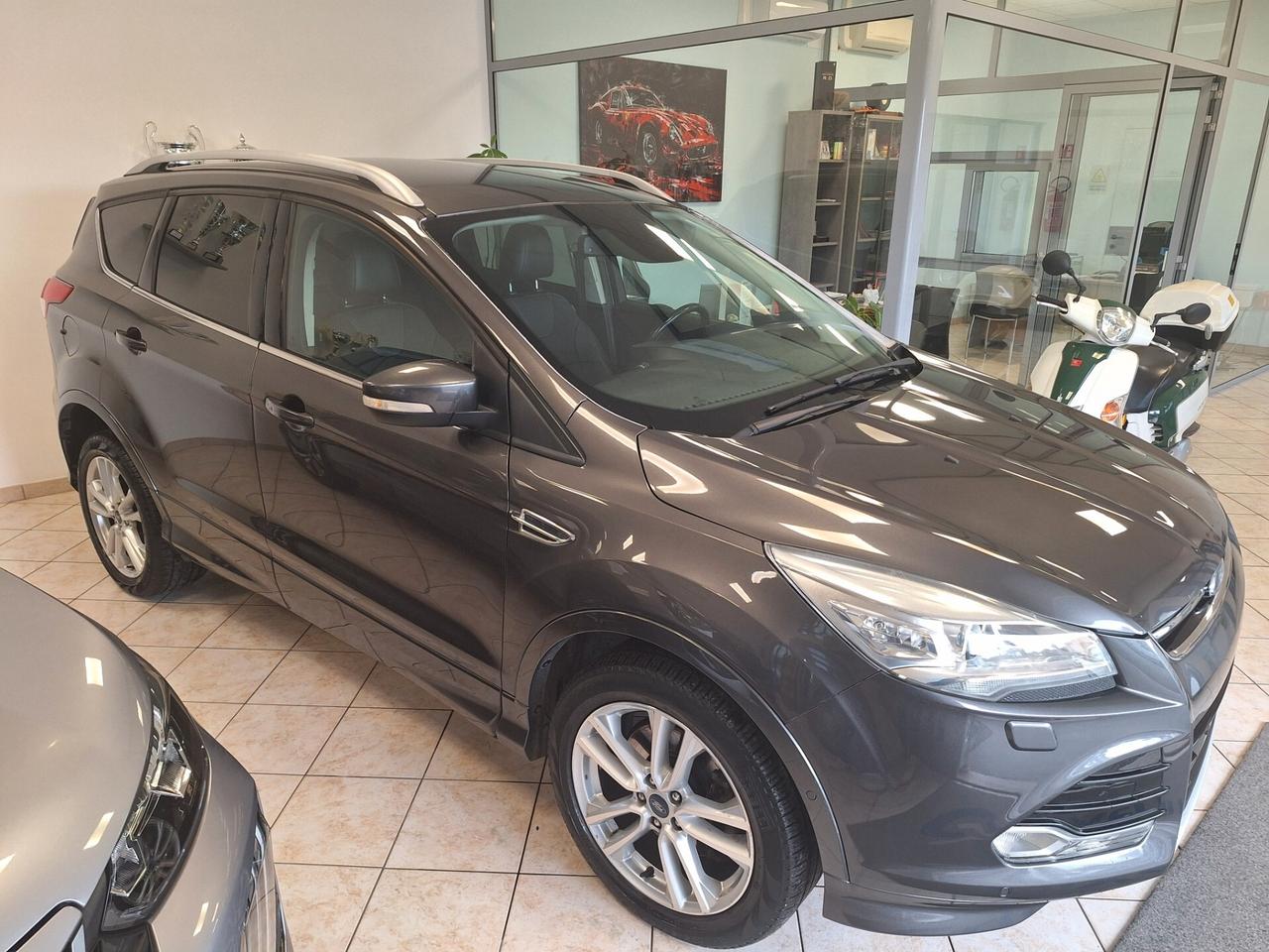 Ford Kuga 2.0 TDCI 150 CV S&S 4WD Powershift Titanium