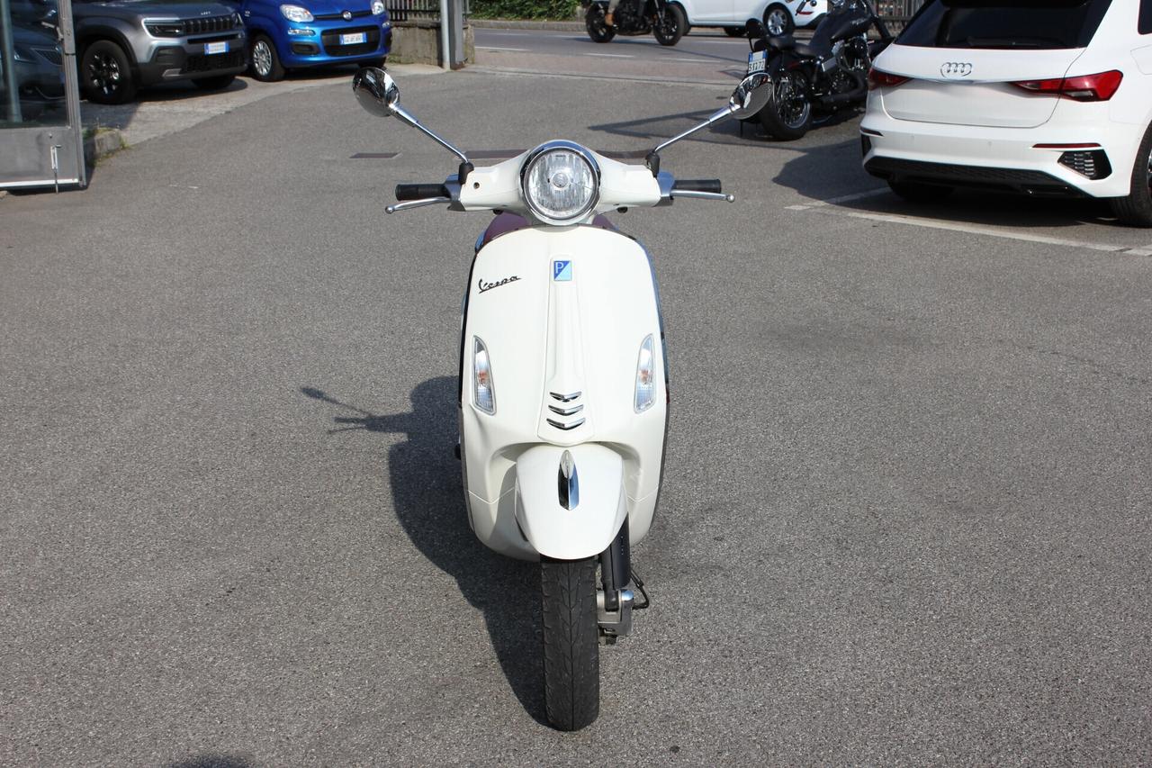 Piaggio Vespa 50 Primavera 4T POCHISSIMI KM!!