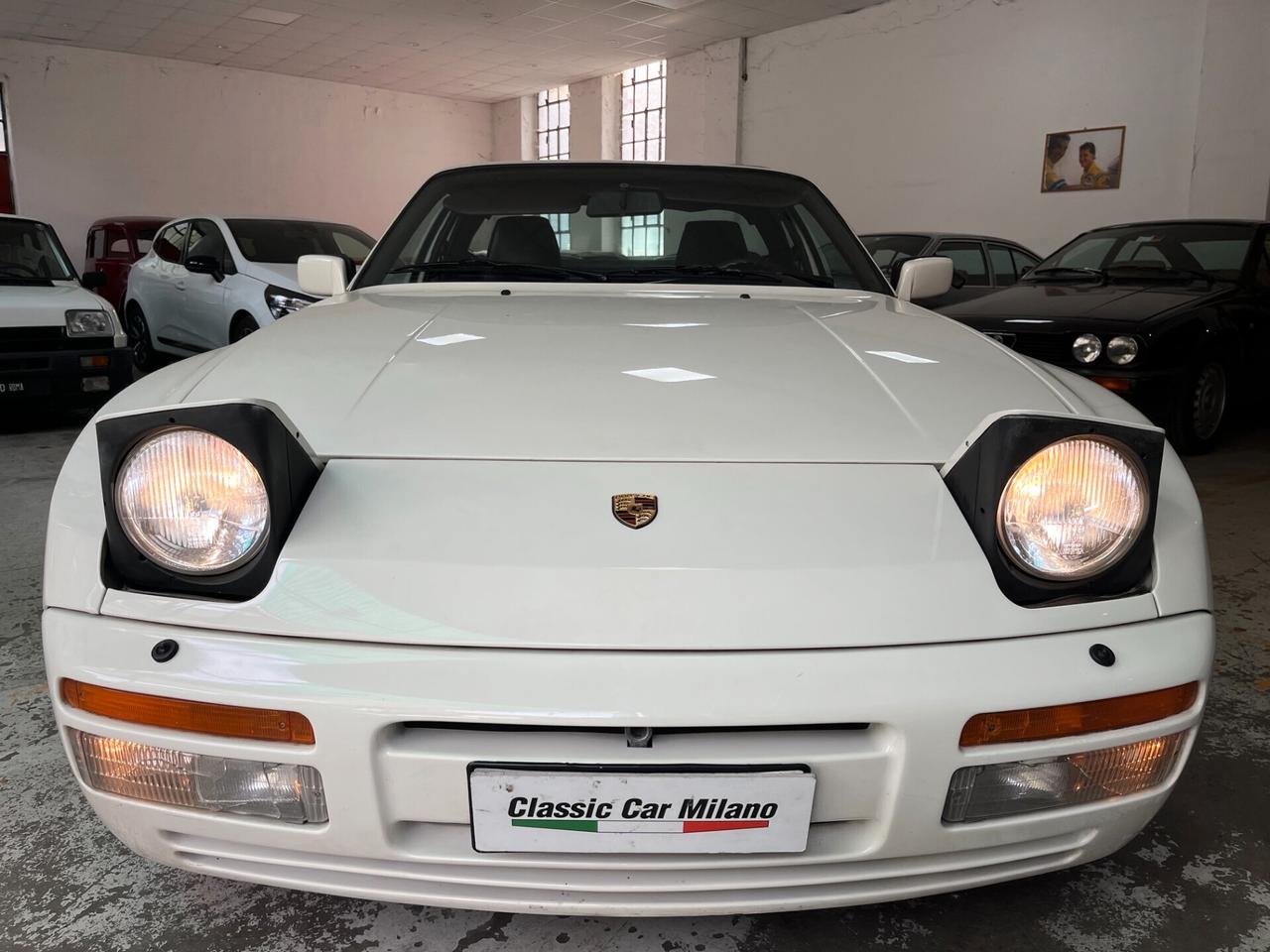 Porsche 944 Turbo cat