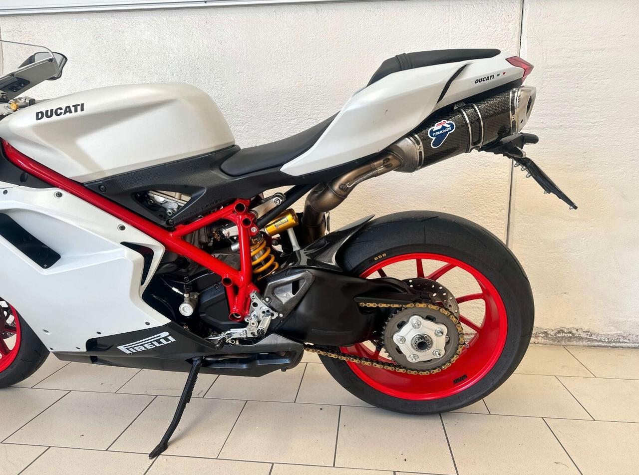 Ducati 848 EVO-LEGGI SOTTO