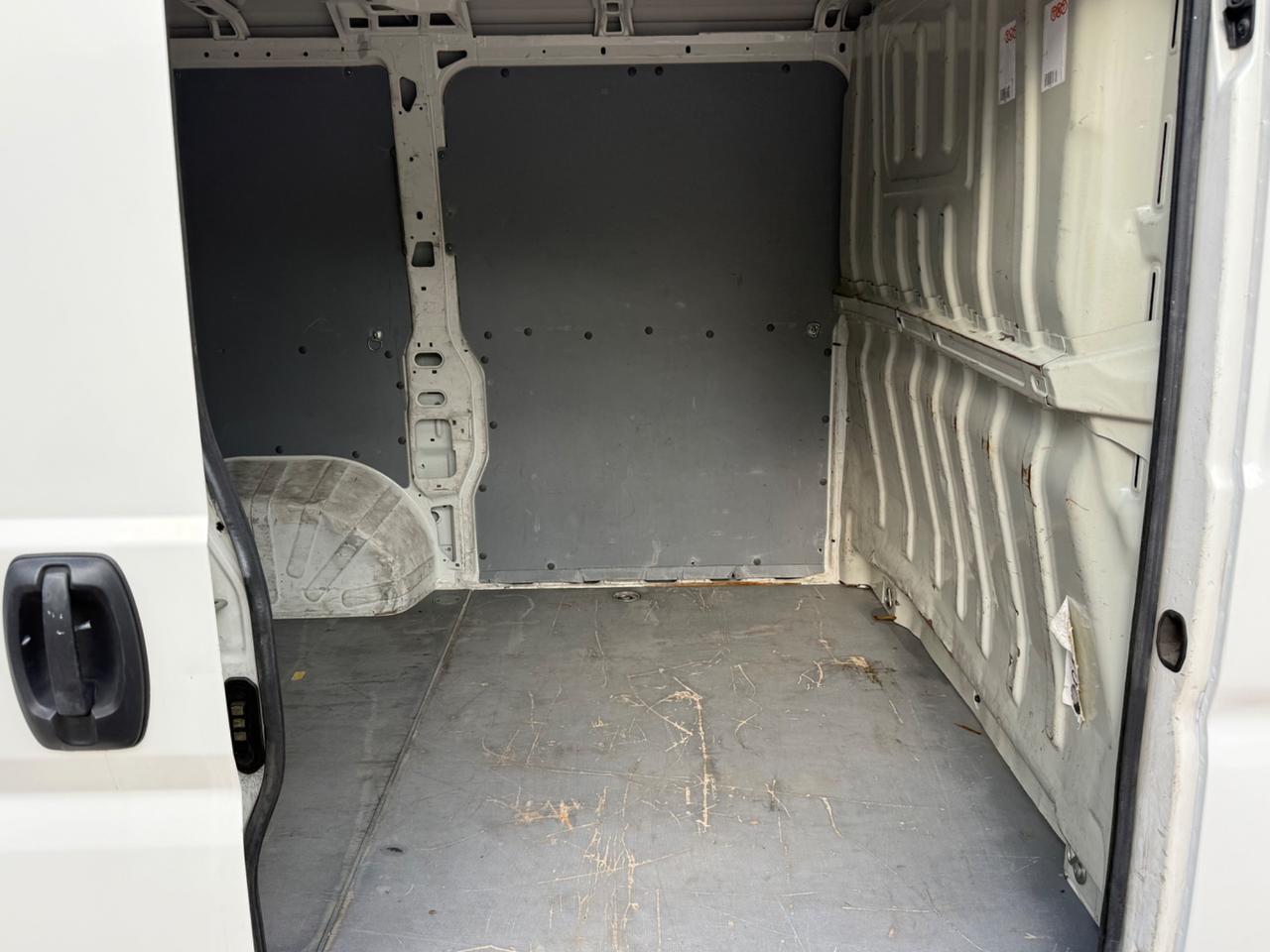 Peugeot Boxer 330 2.2 BlueHDi 120 S&S PC-TN Furgone