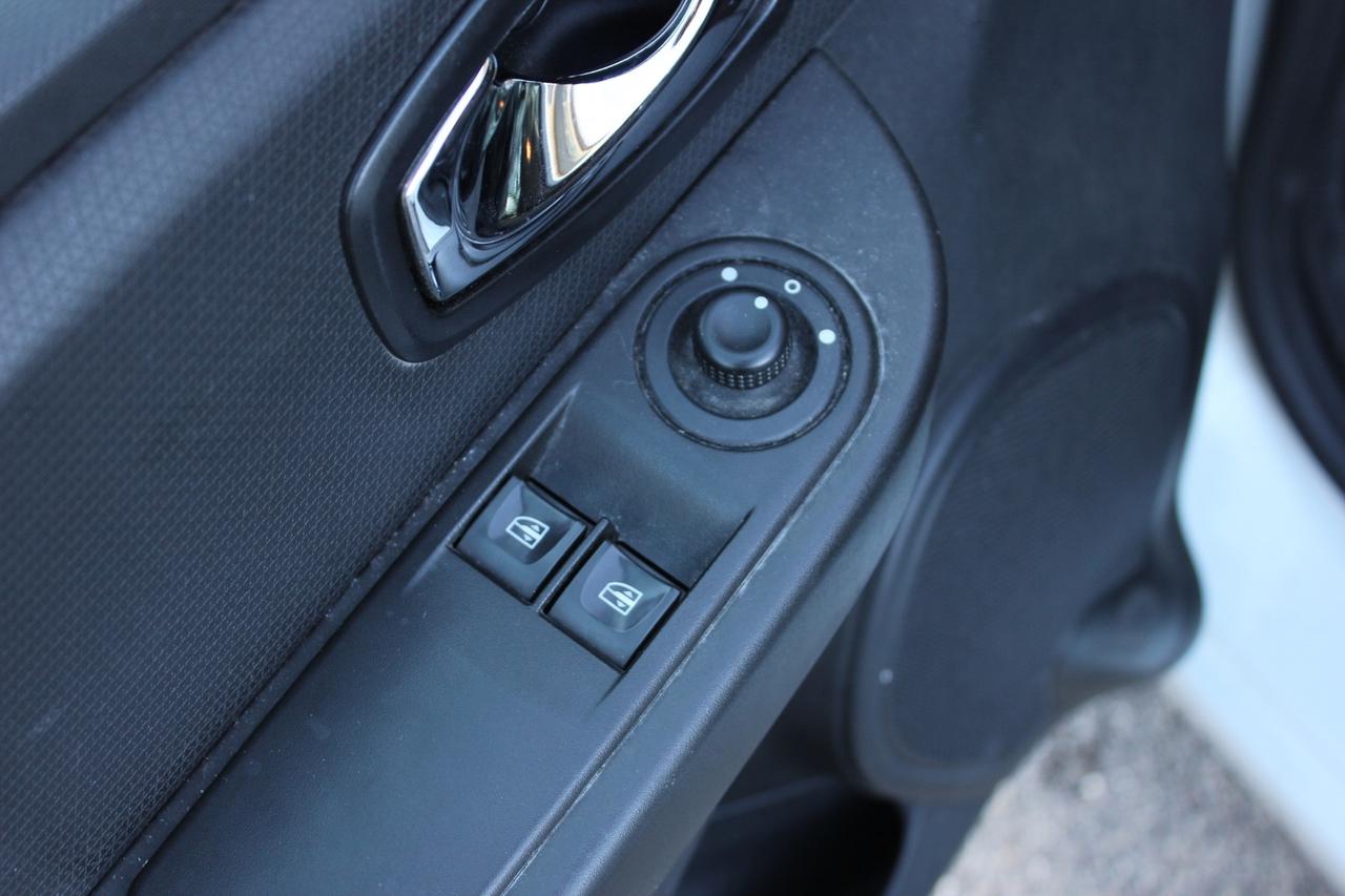 Renault Clio 1.2 75CV 5 porte