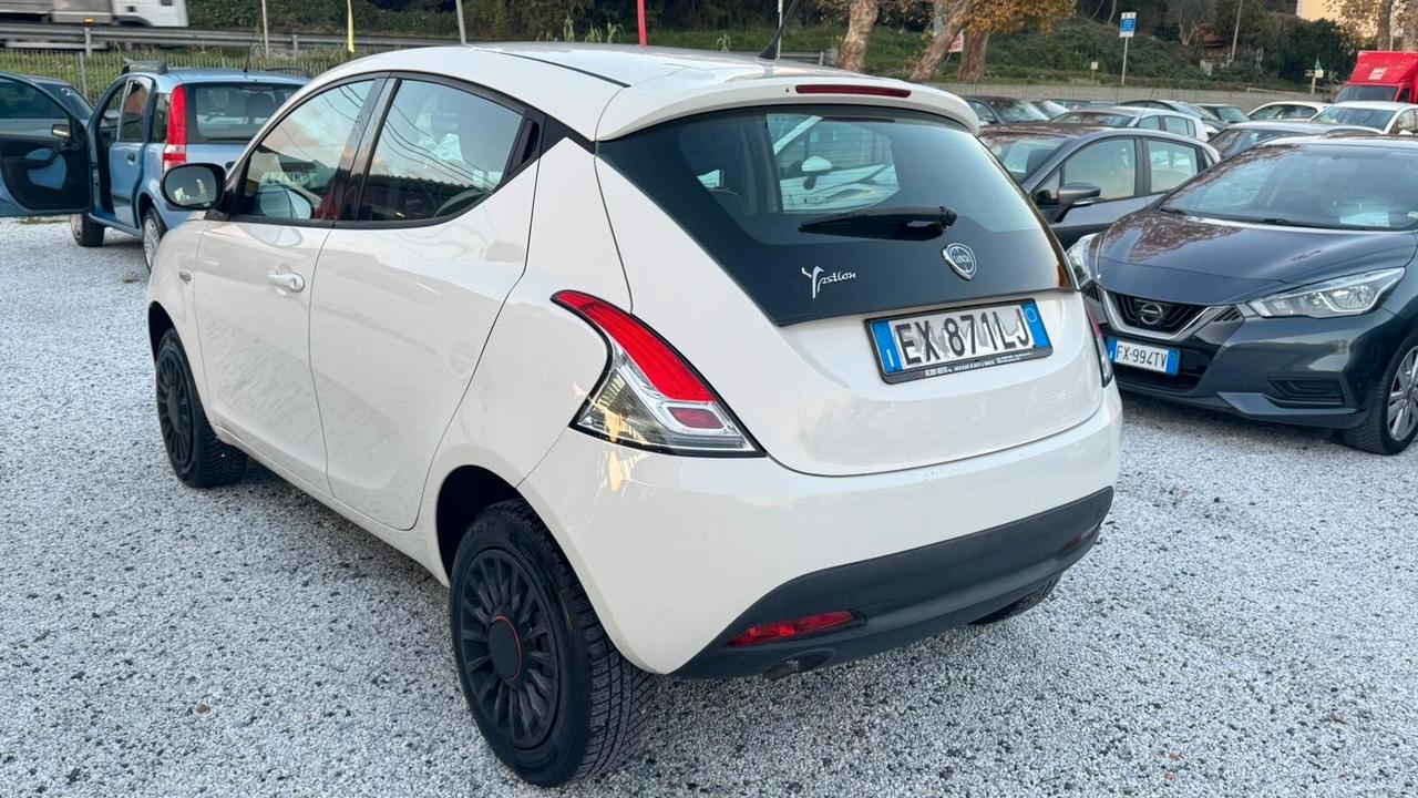 Lancia Ypsilon 0.9 TwinAir 85 CV 5 porte S&S Gold