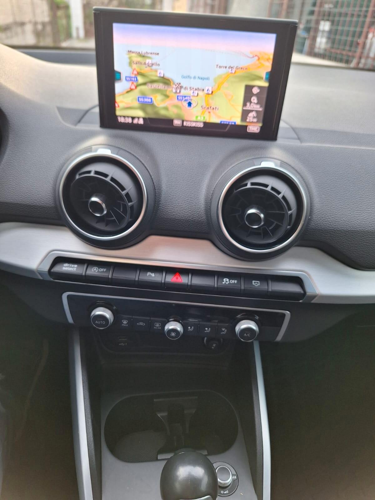 Audi Q2 30 TDI S tronic Identity Black