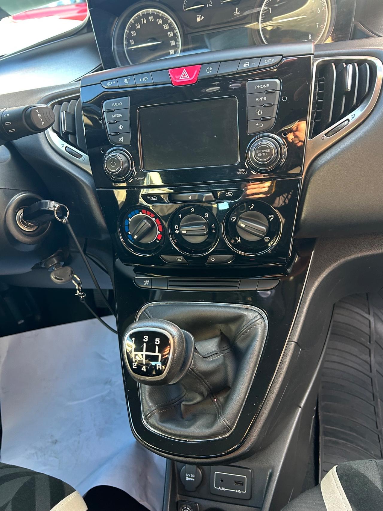 Lancia Ypsilon 1.2 69 CV 5 porte GPL Ecochic Gold