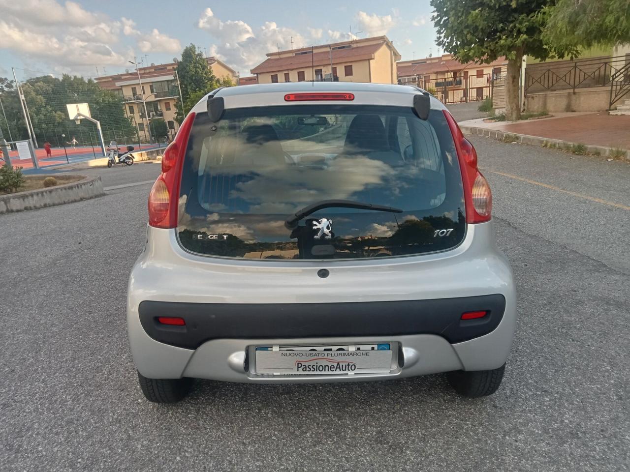 Peugeot 107 1.4 HDi 3p. Plaisir