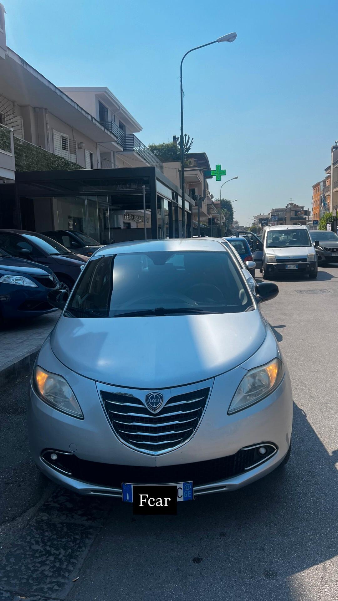 Lancia Ypsilon 1.2 69 CV 5 porte S&S Gold NEOPATENTATI